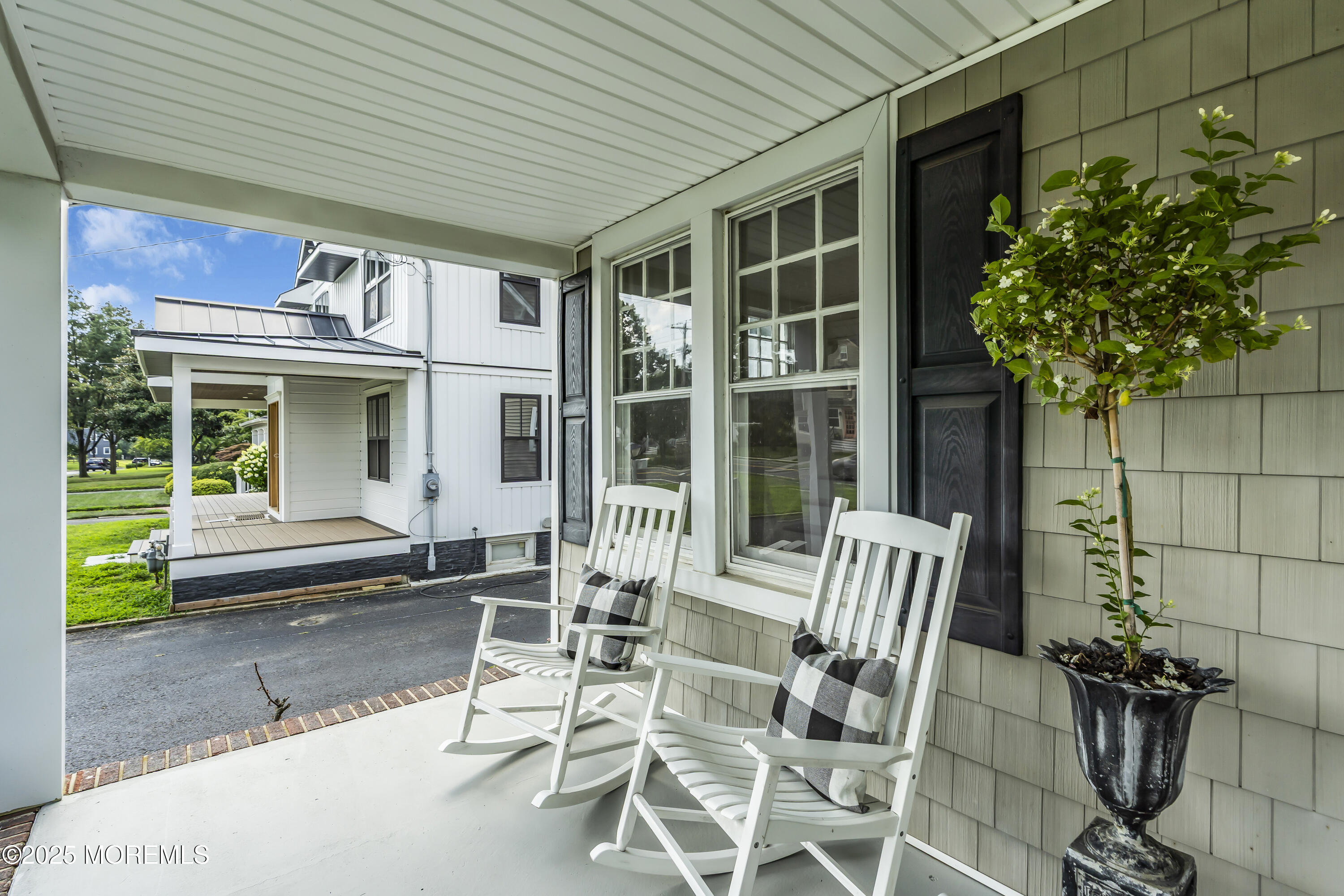 439 River Road