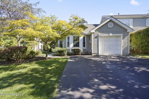 Photo of 39 Hemlock Way, Freehold, NJ 07728 (MLS # 22531529)