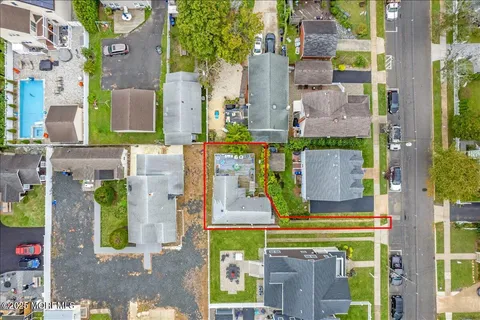 MLS: 22511291