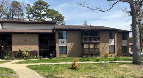 Photo of 18 Pine Cluster Circle #D, Manalapan, NJ 07726 (MLS # 22610550)