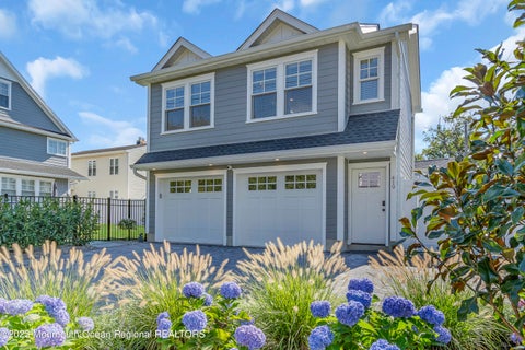Homes For Rent - 419 10th Avenue #REAR<br/> Belmar, NJ 07719