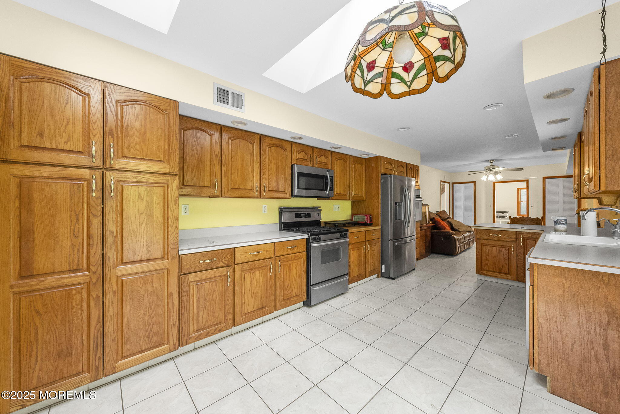 12 Dickinson Lane, Manalapan, New Jersey image 7