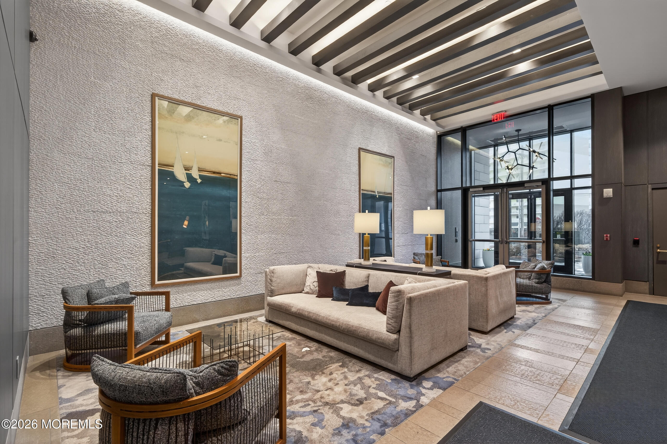 15 Morris Avenue 218