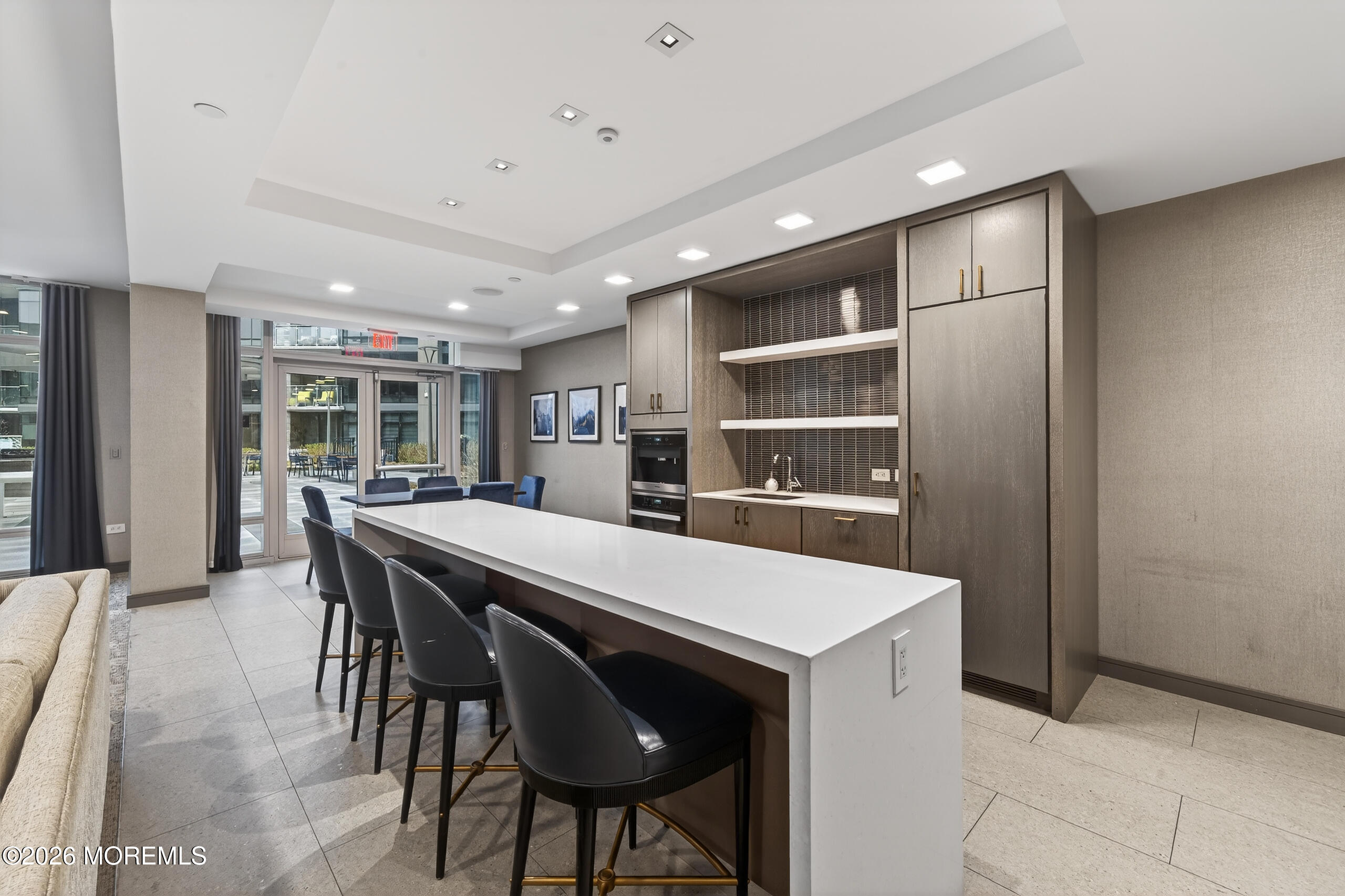 15 Morris Avenue 218