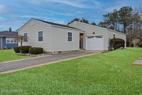 Homes For Sale - 194 Port Royal Drive<br/> Toms River, NJ 08757