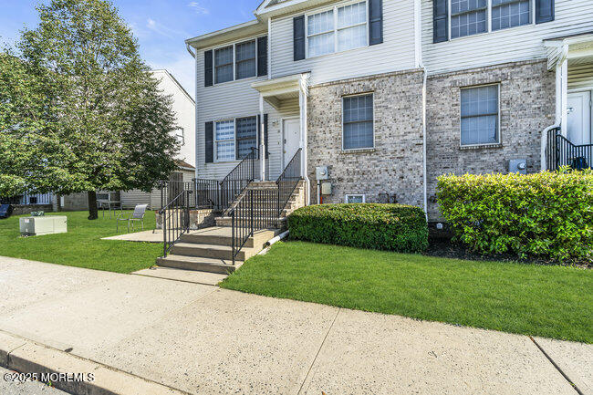 22 Empire Lane