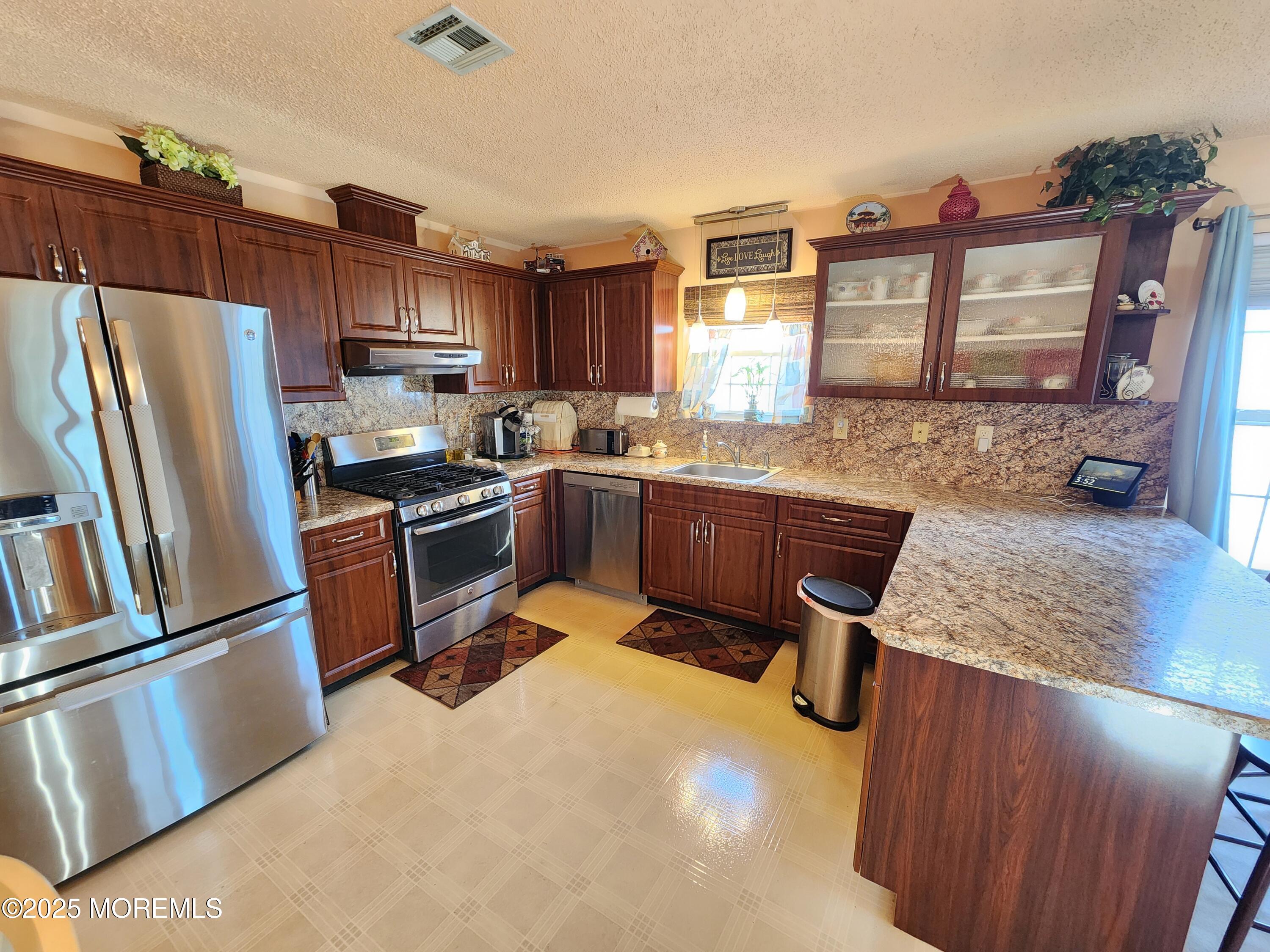 25 Portsmouth Drive, Toms River, New Jersey image 4