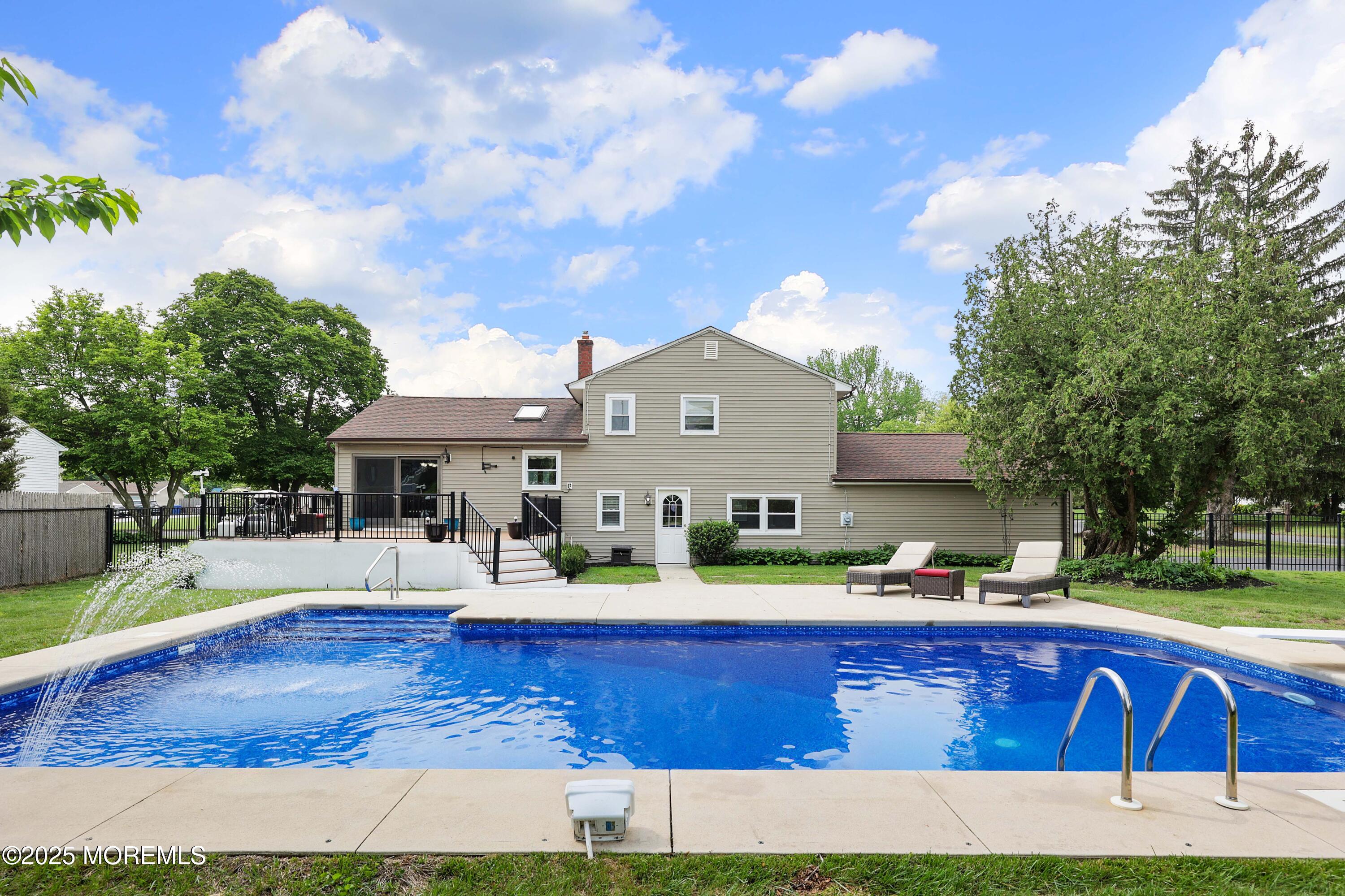 2 Nassau Place