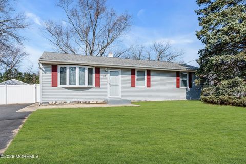 Homes For Sale - 47 Western Drive<br/> Monmouth County, Howell, NJ 07731