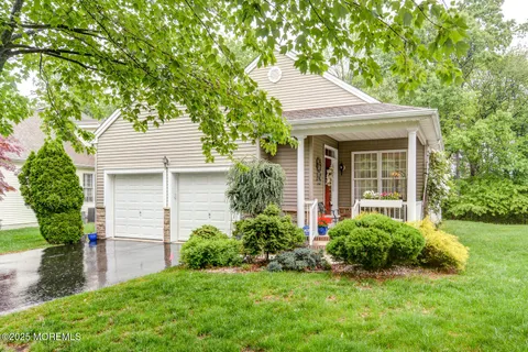 10 Winterberry Ct, Ocean Twp, NJ 07712 - #: 22513730