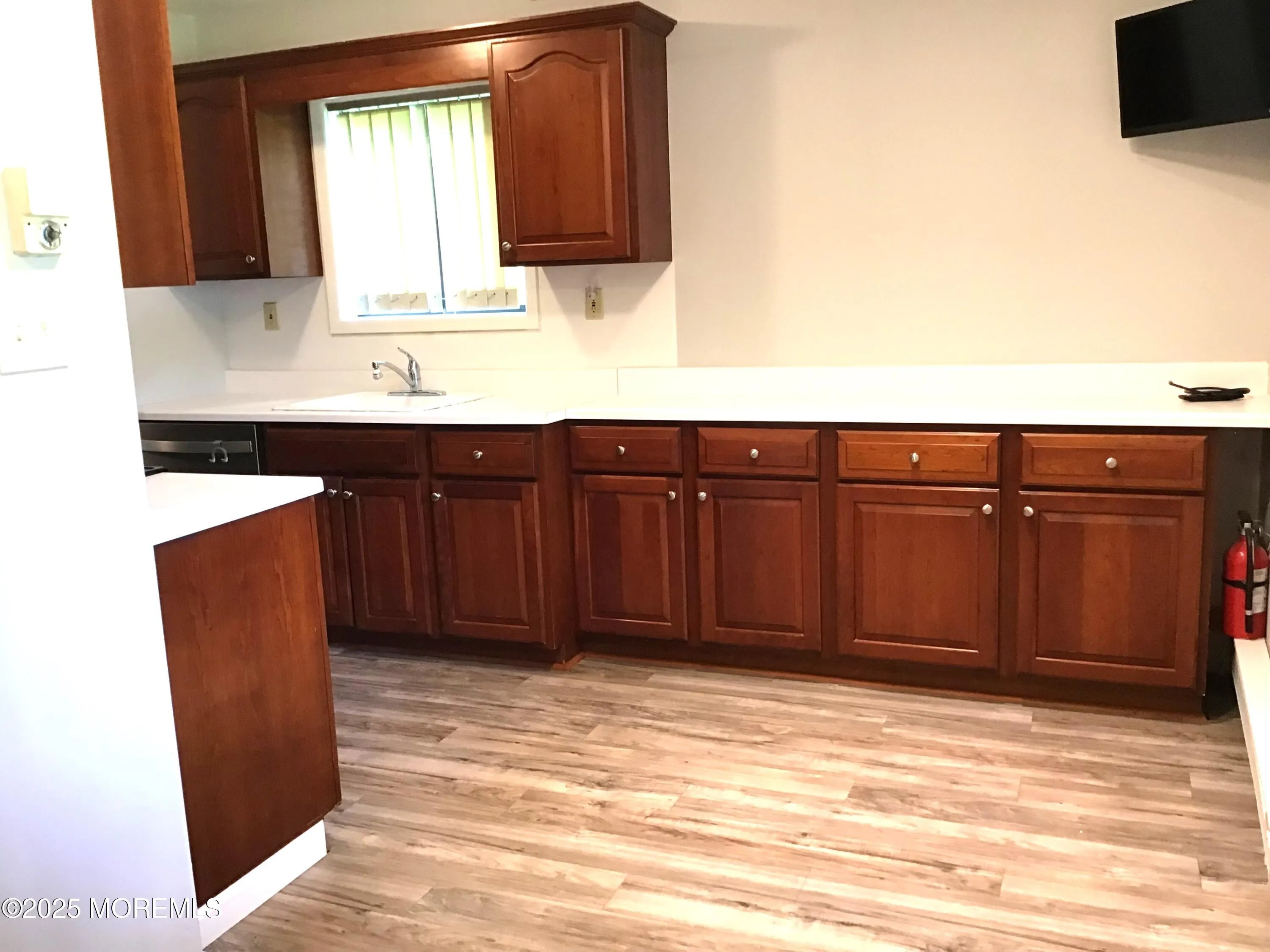 Manalapan, New Jersey 07726, United States, 2 Bedrooms Bedrooms, ,2 BathroomsBathrooms,Residential,Active,156611