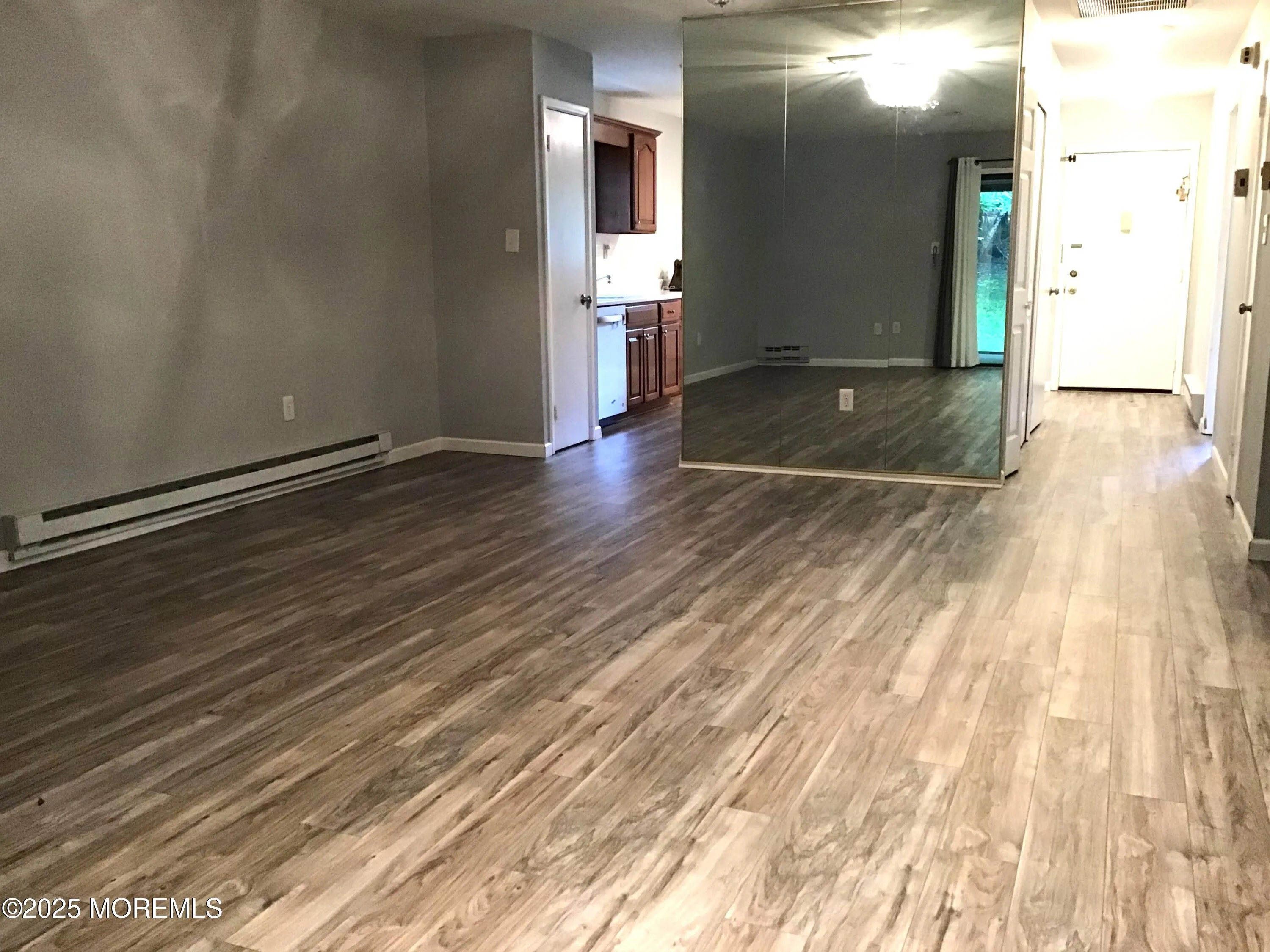 Manalapan, New Jersey 07726, United States, 2 Bedrooms Bedrooms, ,2 BathroomsBathrooms,Residential,Active,156611