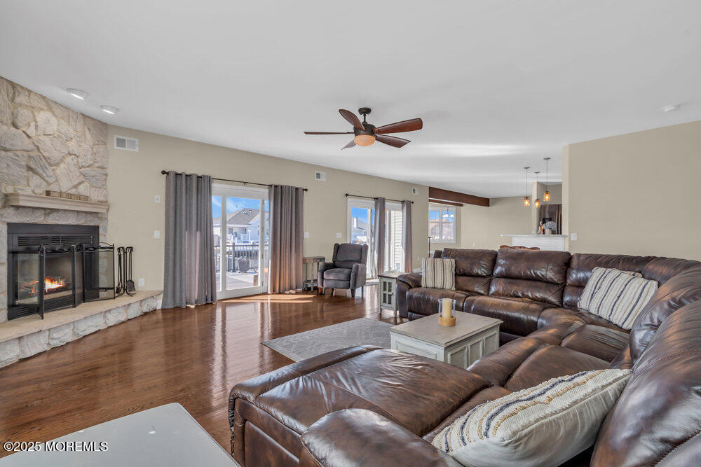 596 Baron Street, Toms River, New Jersey image 10