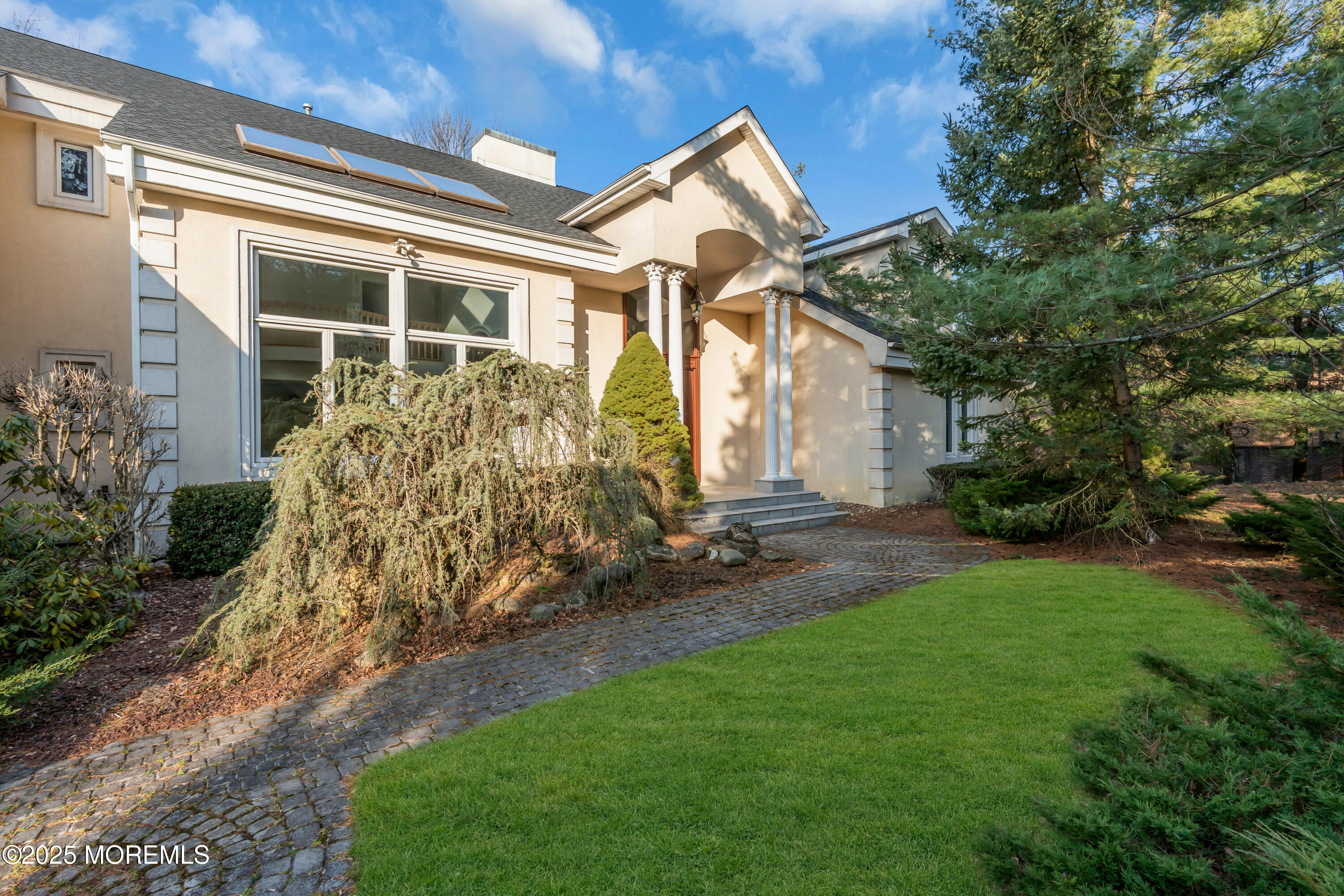 40 Takolusa Drive, Holmdel, New Jersey image 2