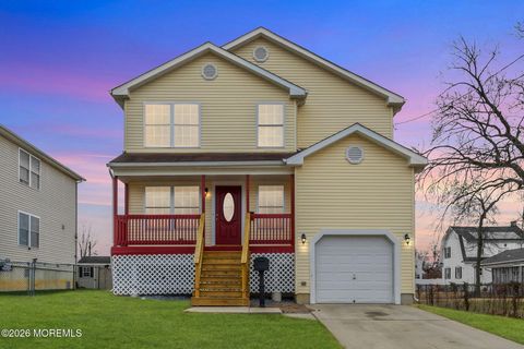 Photo of 723 Woodland Avenue, Burlington City, NJ 08016 (MLS # 22601065)