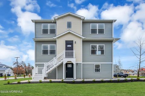 Photo of 58 Cove Road, Toms River, NJ 08753 (MLS # 22610808)