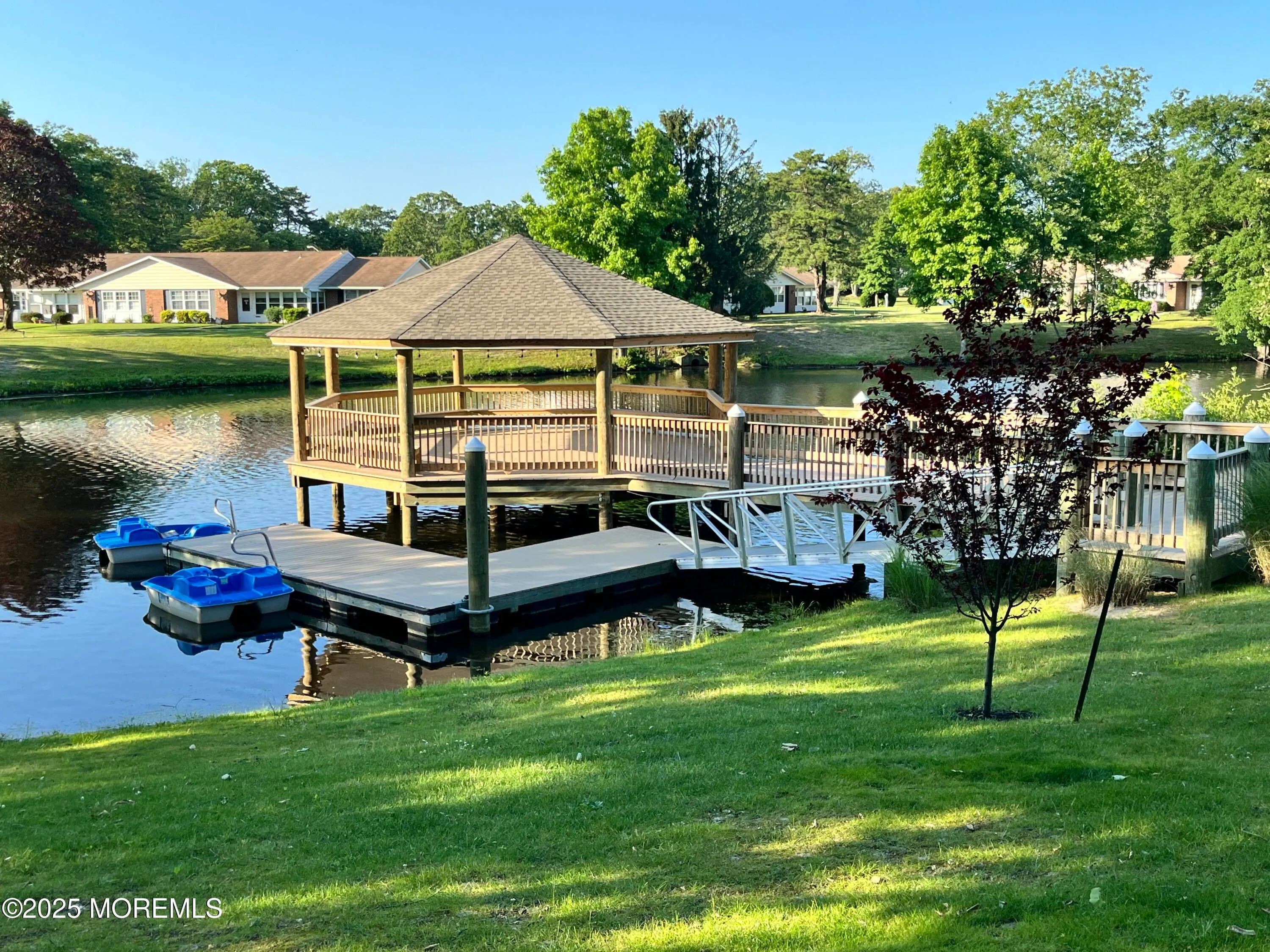 Lakewood, New Jersey 08701, United States, 2 Bedrooms Bedrooms, ,2 BathroomsBathrooms,Residential,Pending,127936