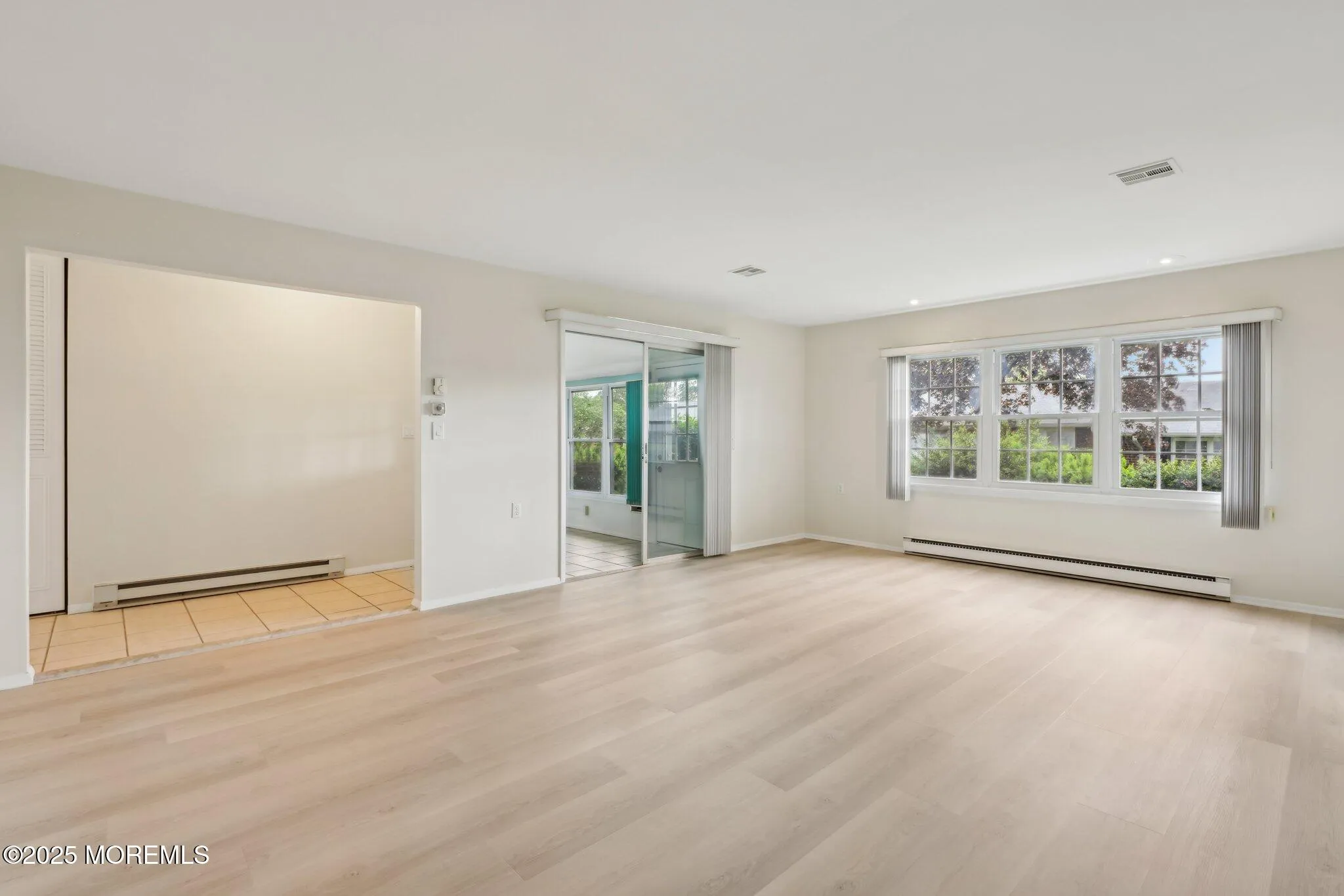 Lakewood, New Jersey 08701, United States, 2 Bedrooms Bedrooms, ,2 BathroomsBathrooms,Residential,Pending,127936