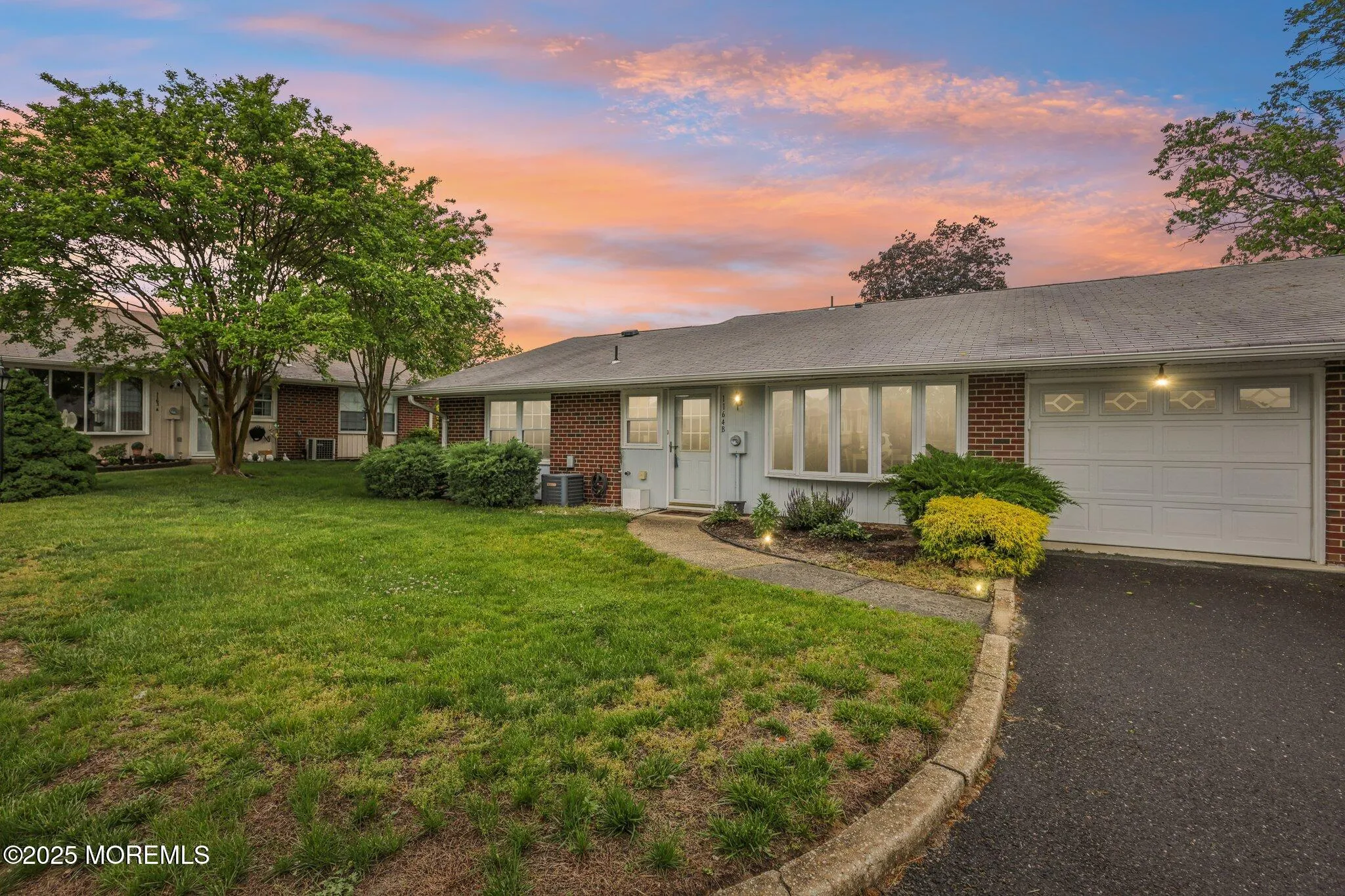 Lakewood, New Jersey 08701, United States, 2 Bedrooms Bedrooms, ,2 BathroomsBathrooms,Residential,Pending,127936