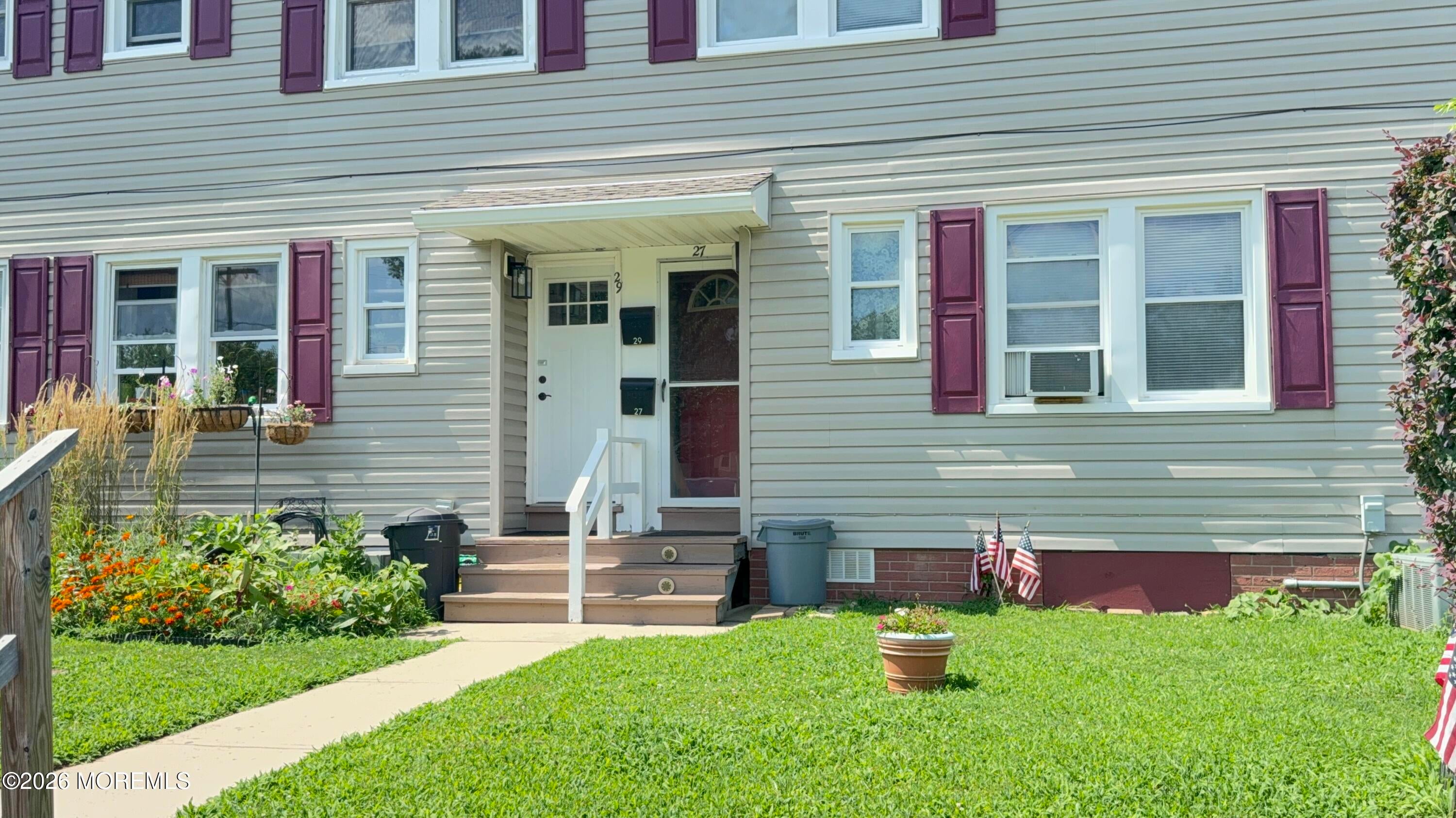 27 Barker Avenue - Photo 2