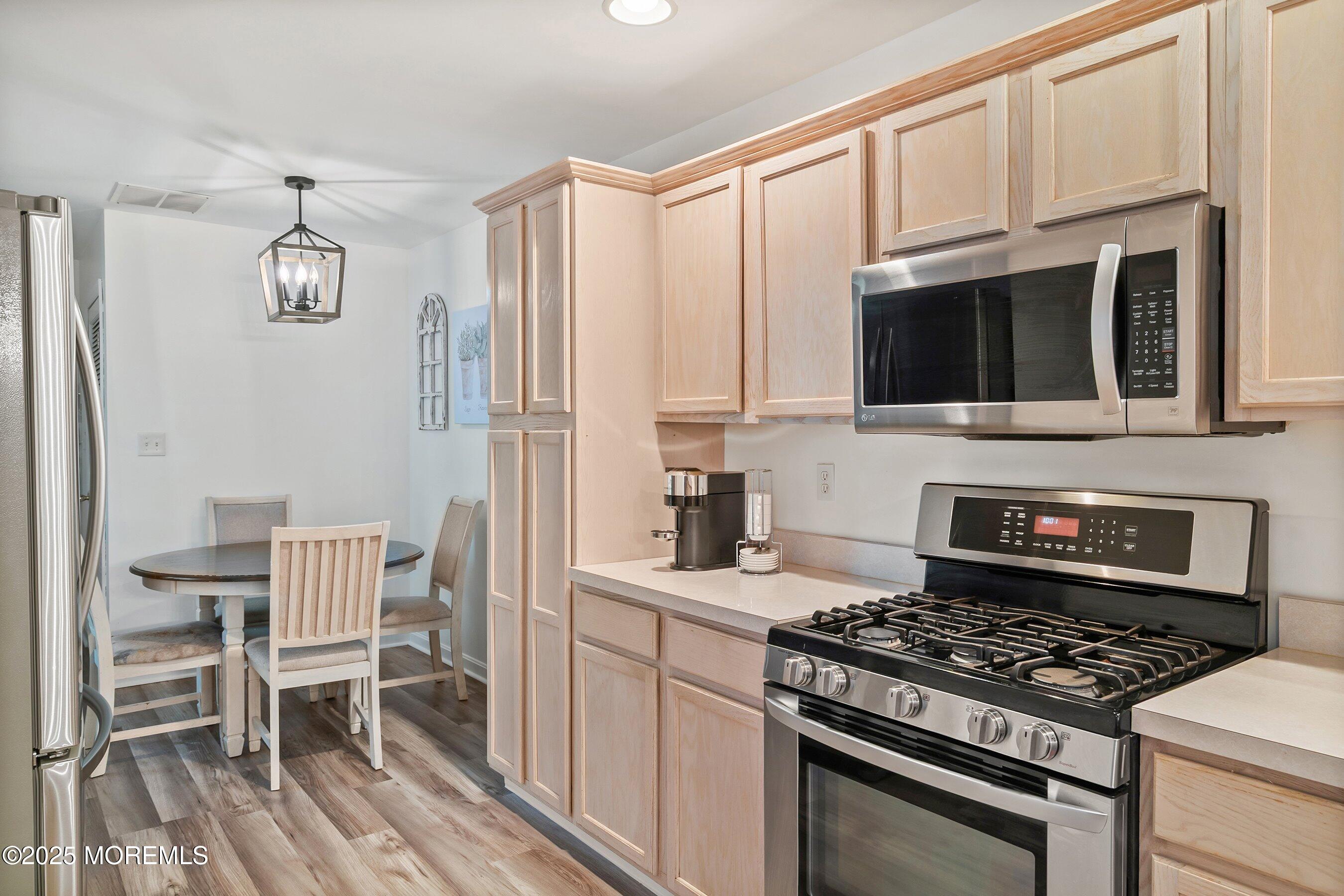 36 Cherrywood Circle #136, Brick, New Jersey image 8