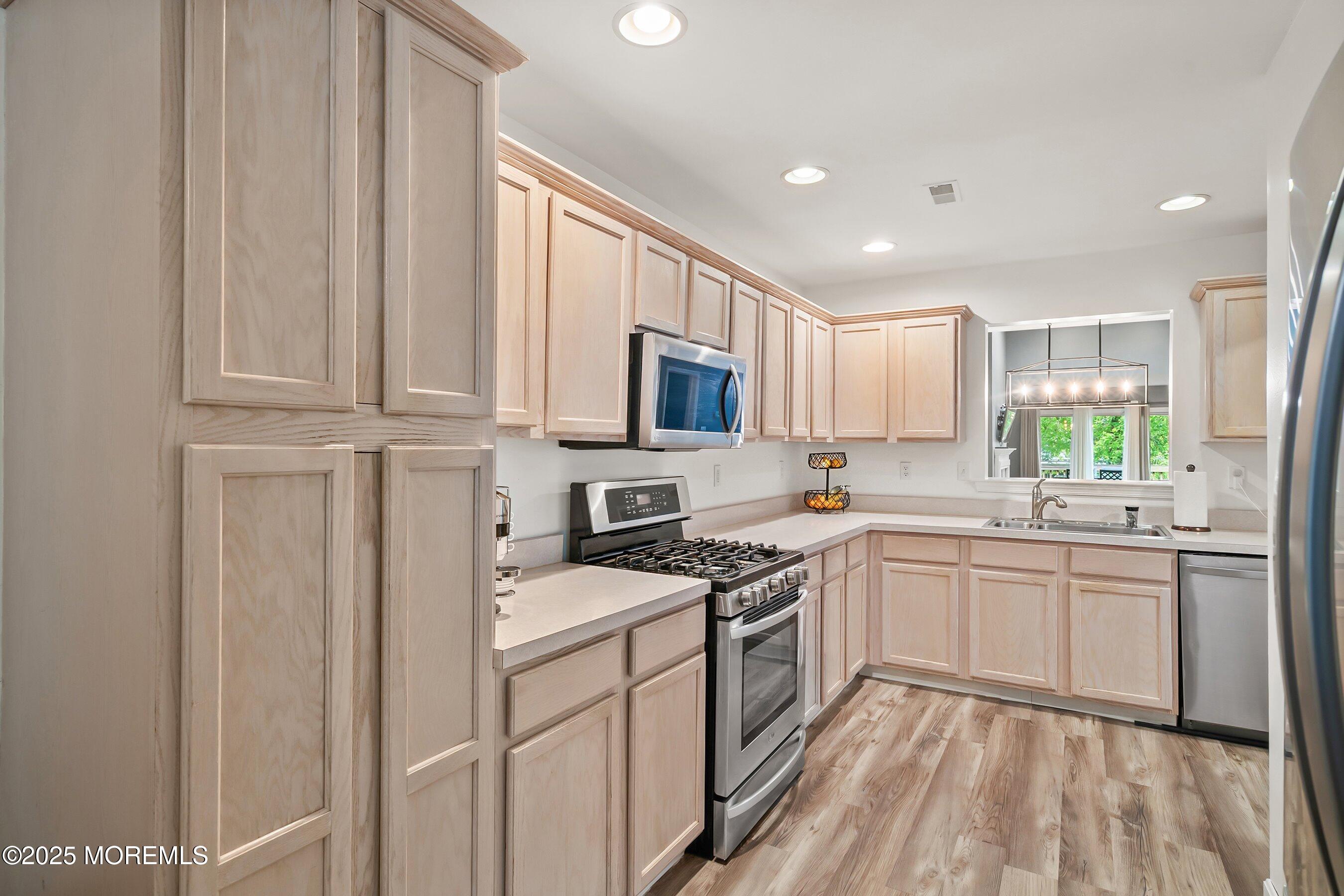 36 Cherrywood Circle #136, Brick, New Jersey image 9