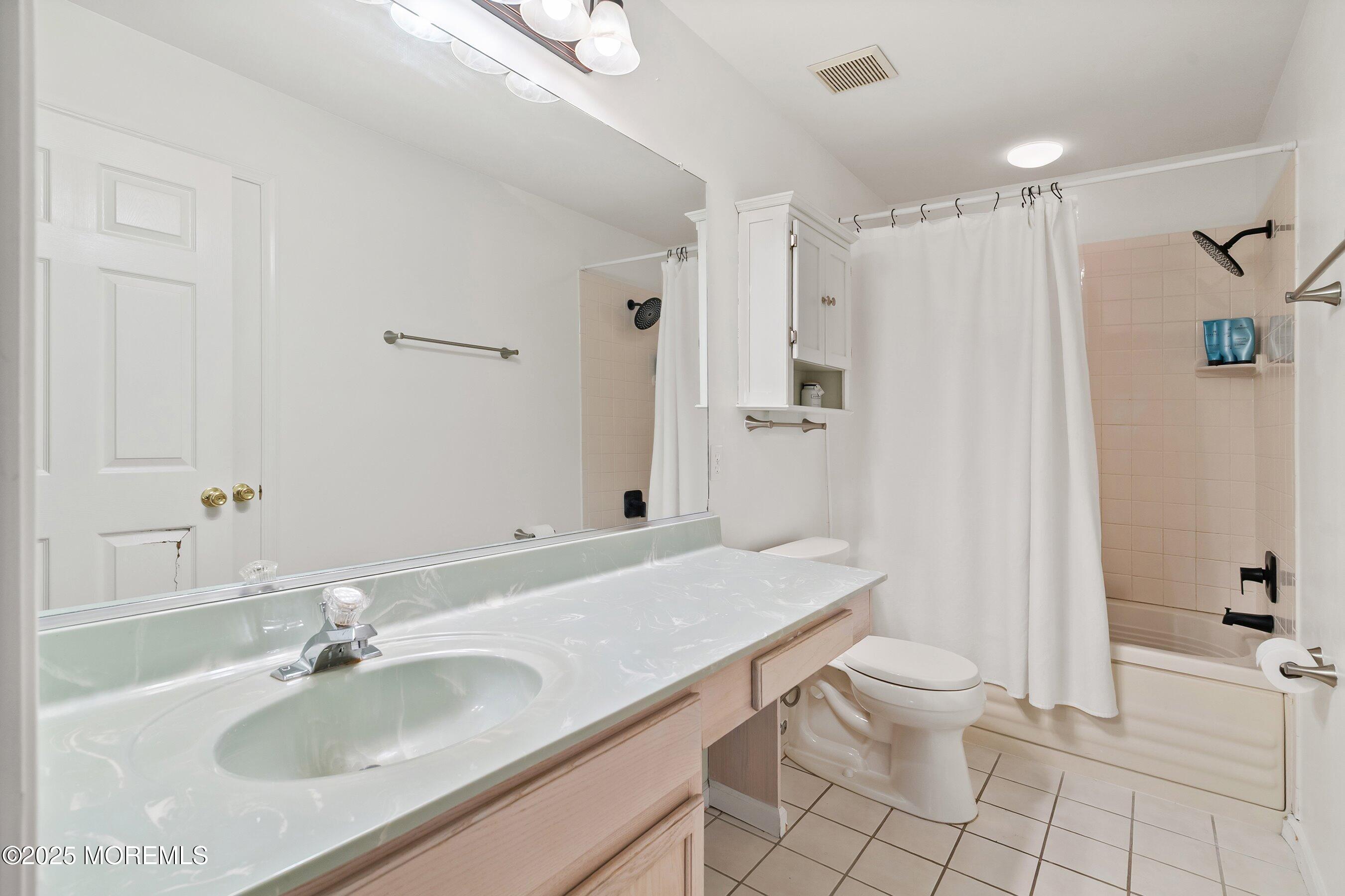 36 Cherrywood Circle #136, Brick, New Jersey image 23