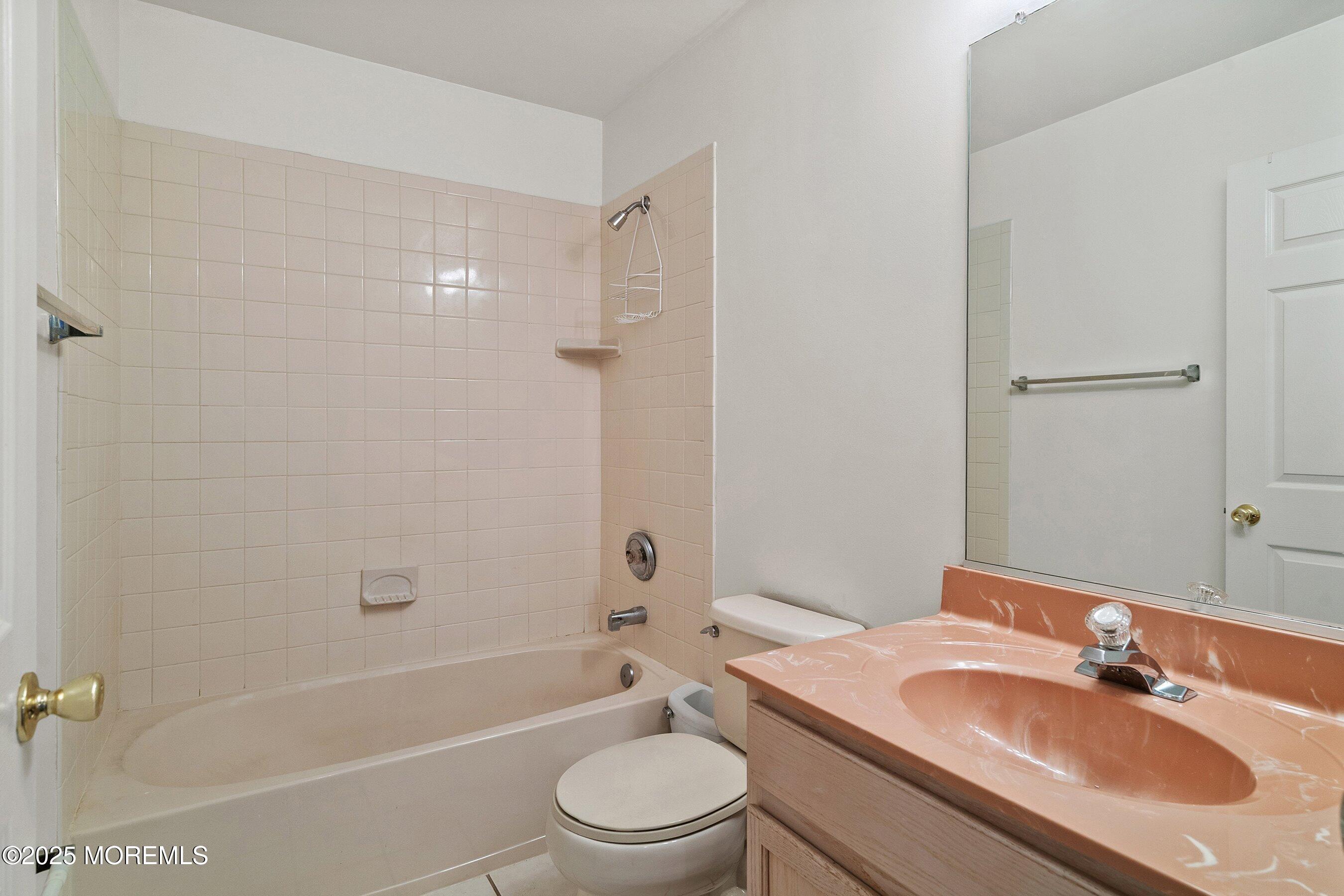 36 Cherrywood Circle #136, Brick, New Jersey image 26