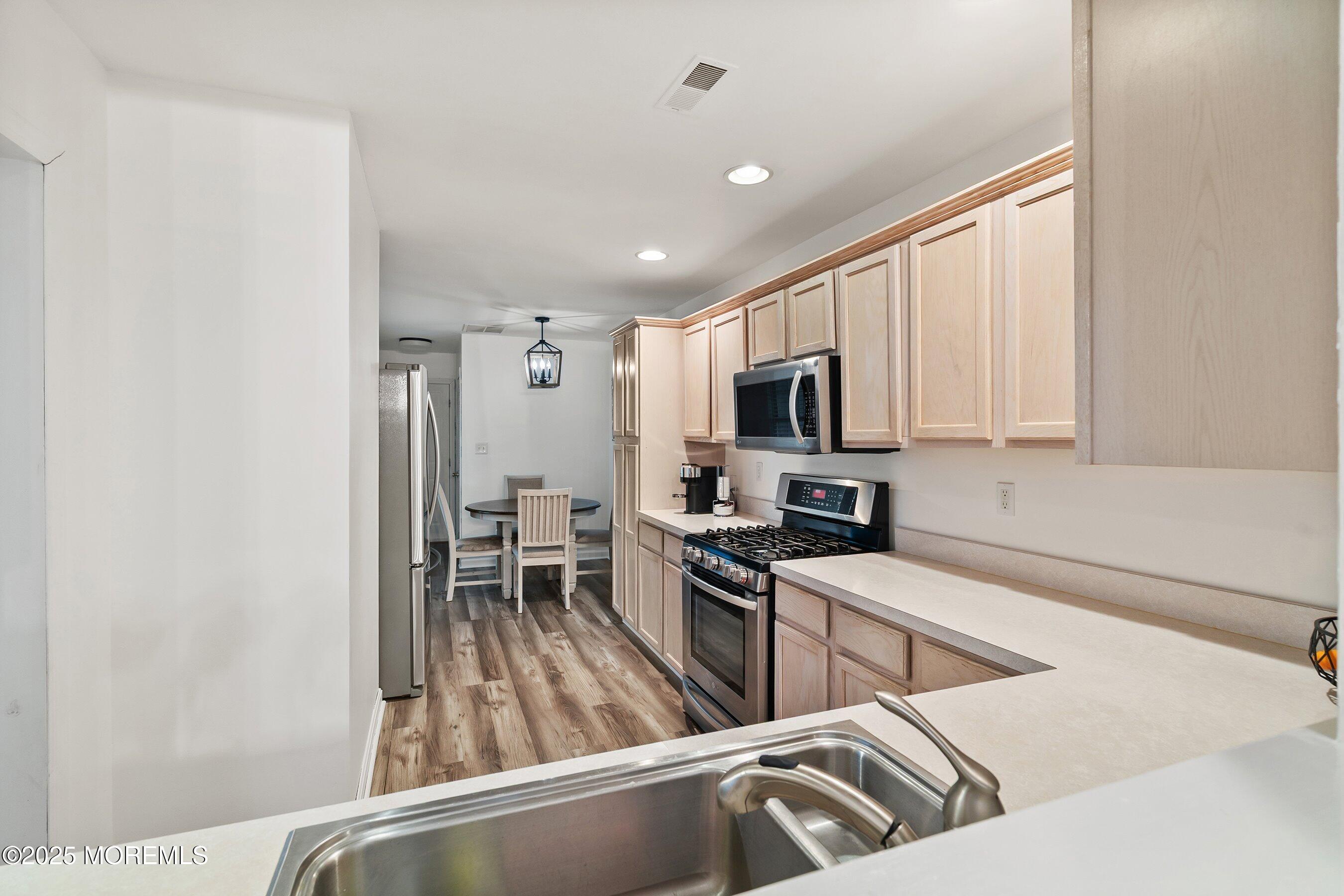 36 Cherrywood Circle #136, Brick, New Jersey image 10