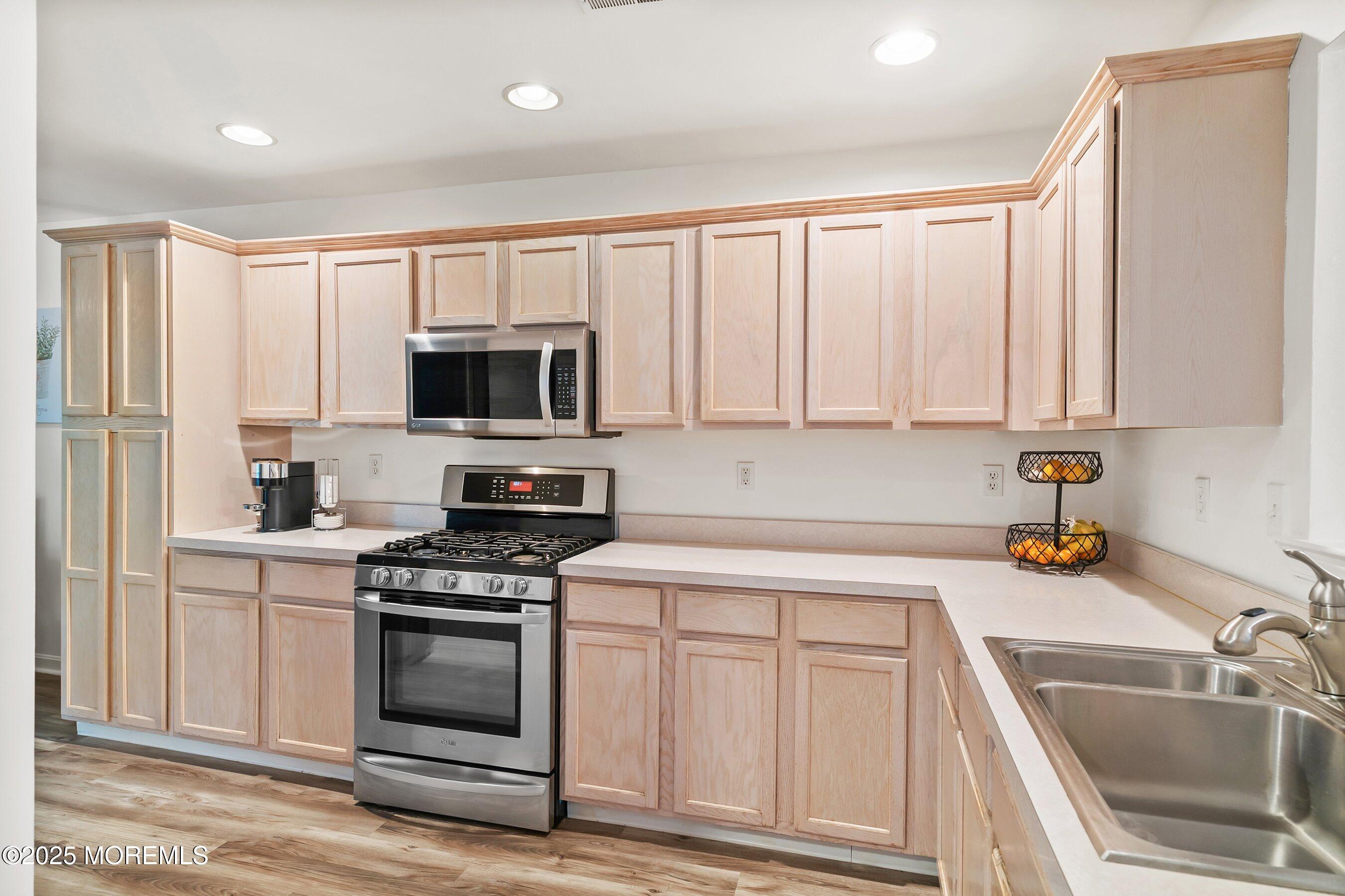 36 Cherrywood Circle #136, Brick, New Jersey image 7