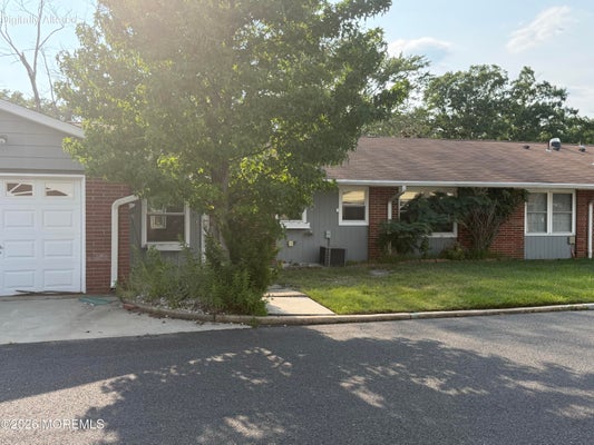 296C DORCHESTER DR, LAKEWOOD, NJ 08701 - Image 425c6477f8fc2a6d64a301dfcff9453d/1707111388