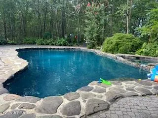 Allenwood, New Jersey 08720, United States, 3 Bedrooms Bedrooms, ,4 BathroomsBathrooms,Residential,Active,214596