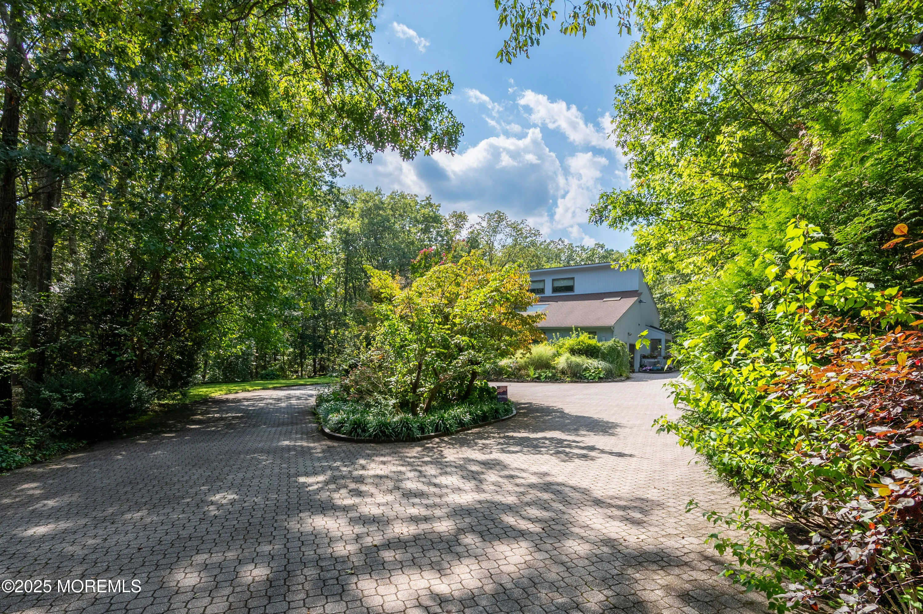 Allenwood, New Jersey 08720, United States, 3 Bedrooms Bedrooms, ,4 BathroomsBathrooms,Residential,Active,214596