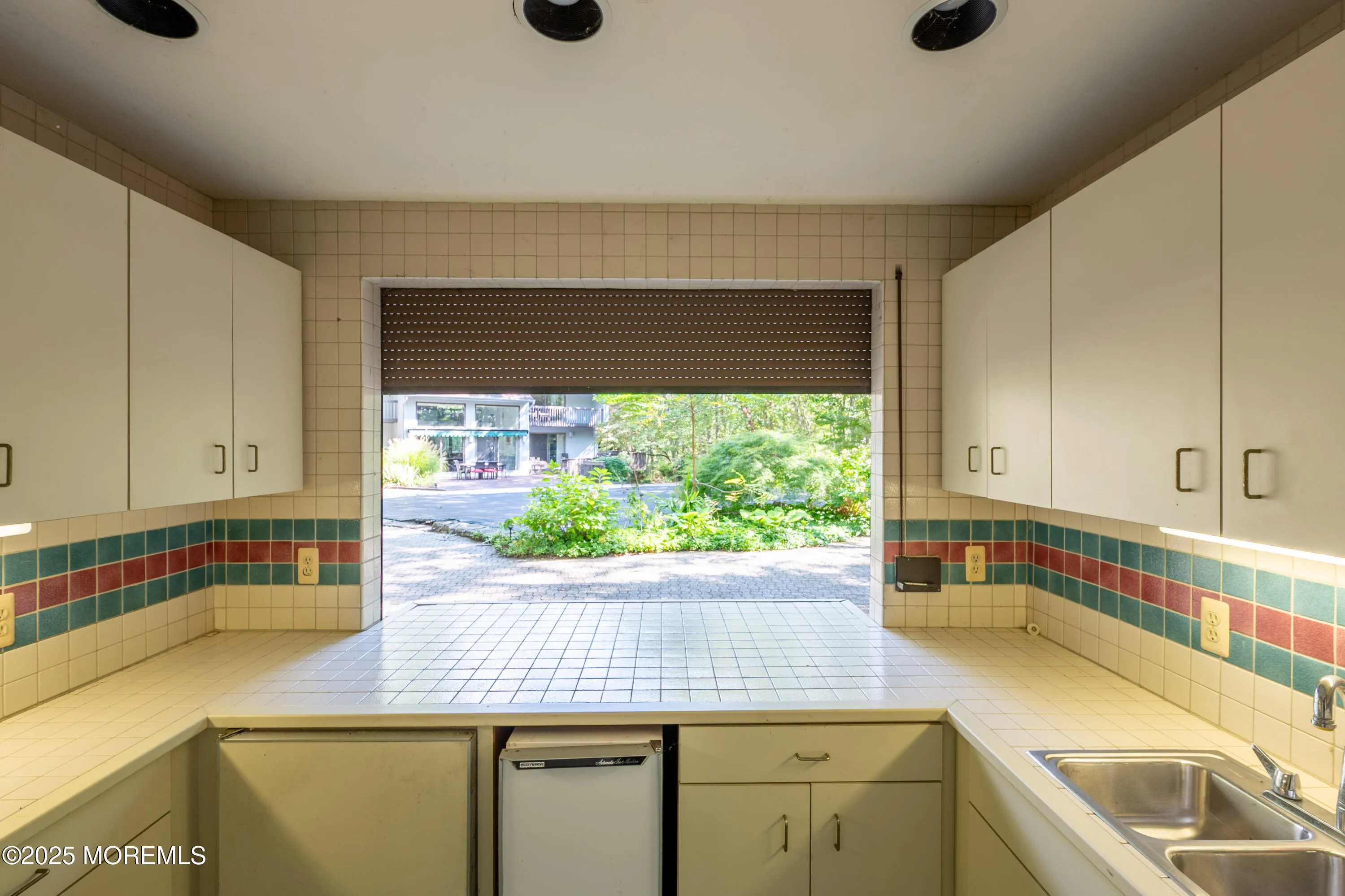 Allenwood, New Jersey 08720, United States, 3 Bedrooms Bedrooms, ,4 BathroomsBathrooms,Residential,Active,214596