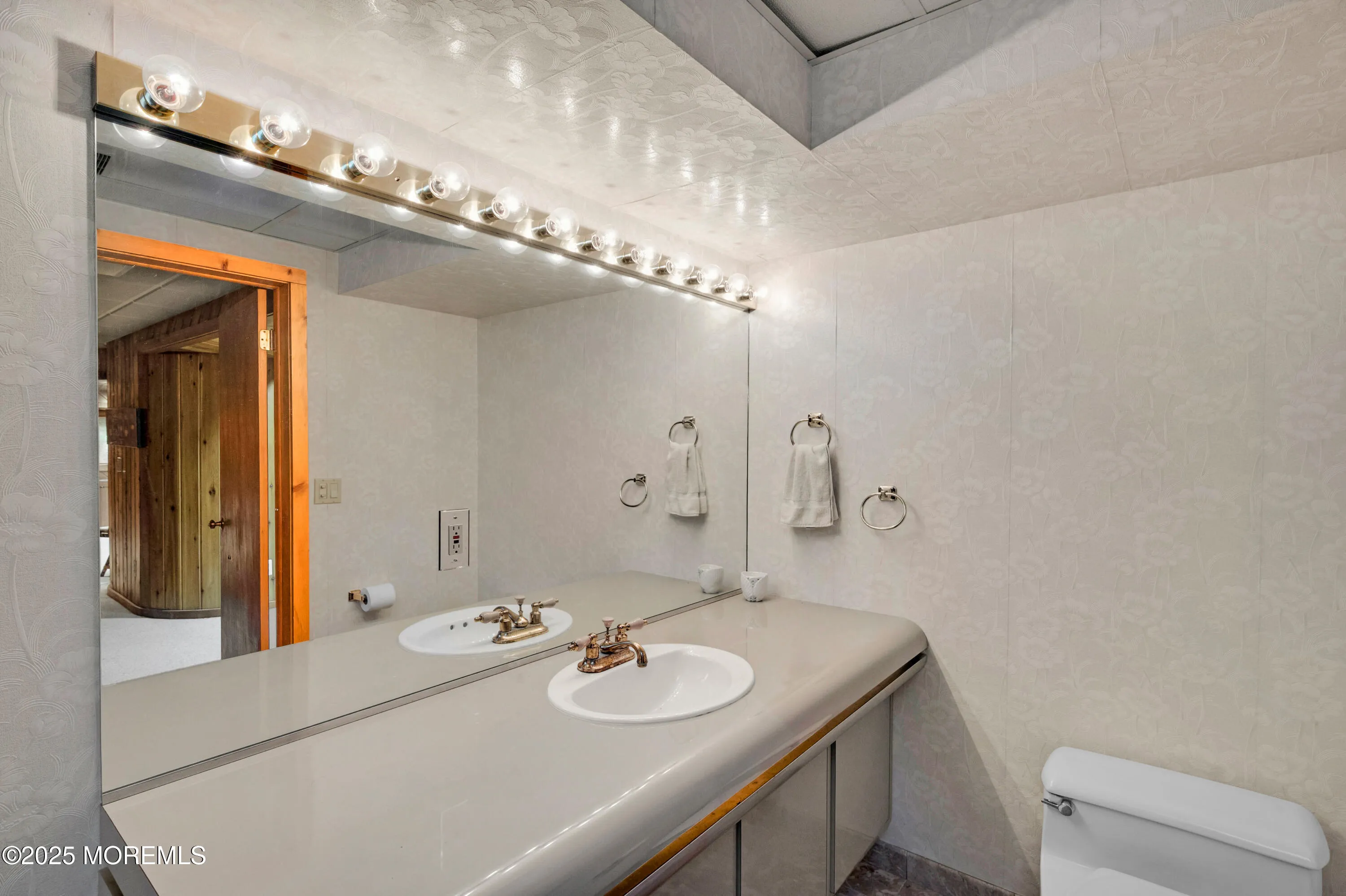 Allenwood, New Jersey 08720, United States, 3 Bedrooms Bedrooms, ,4 BathroomsBathrooms,Residential,Active,214596