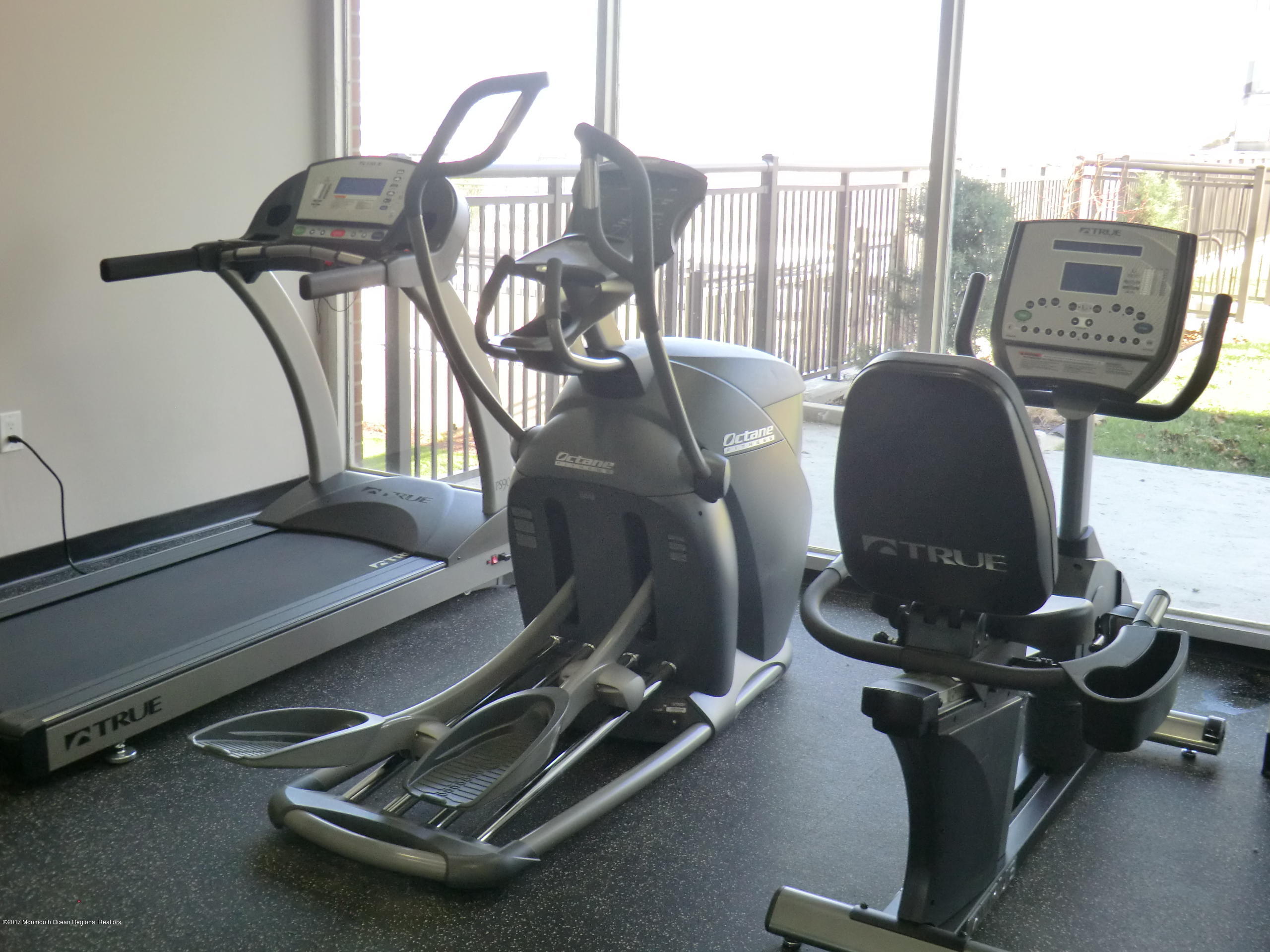 10 Ocean Boulevard 6g