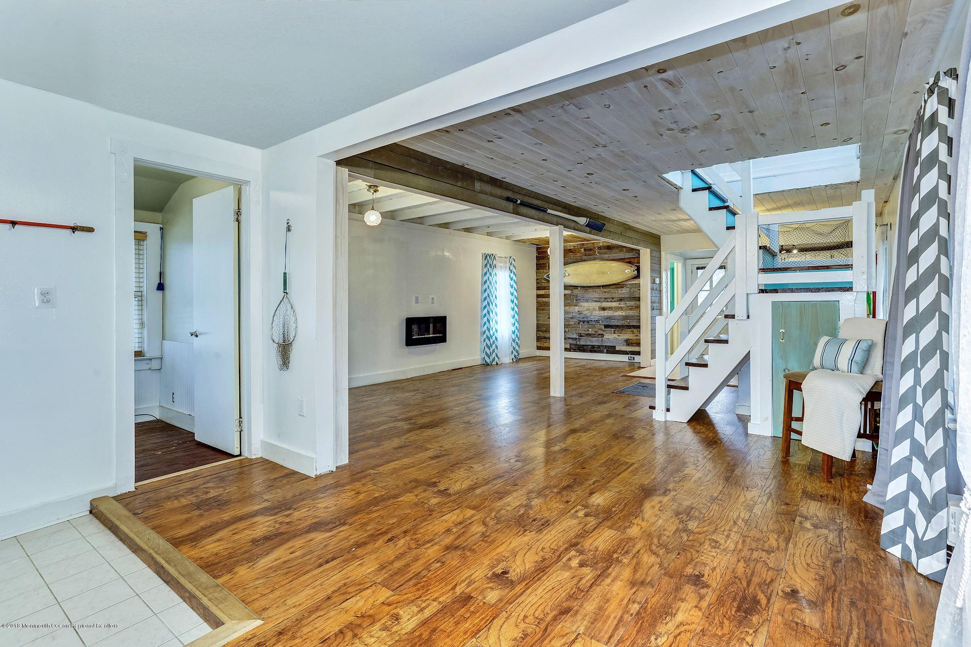43 River Drive