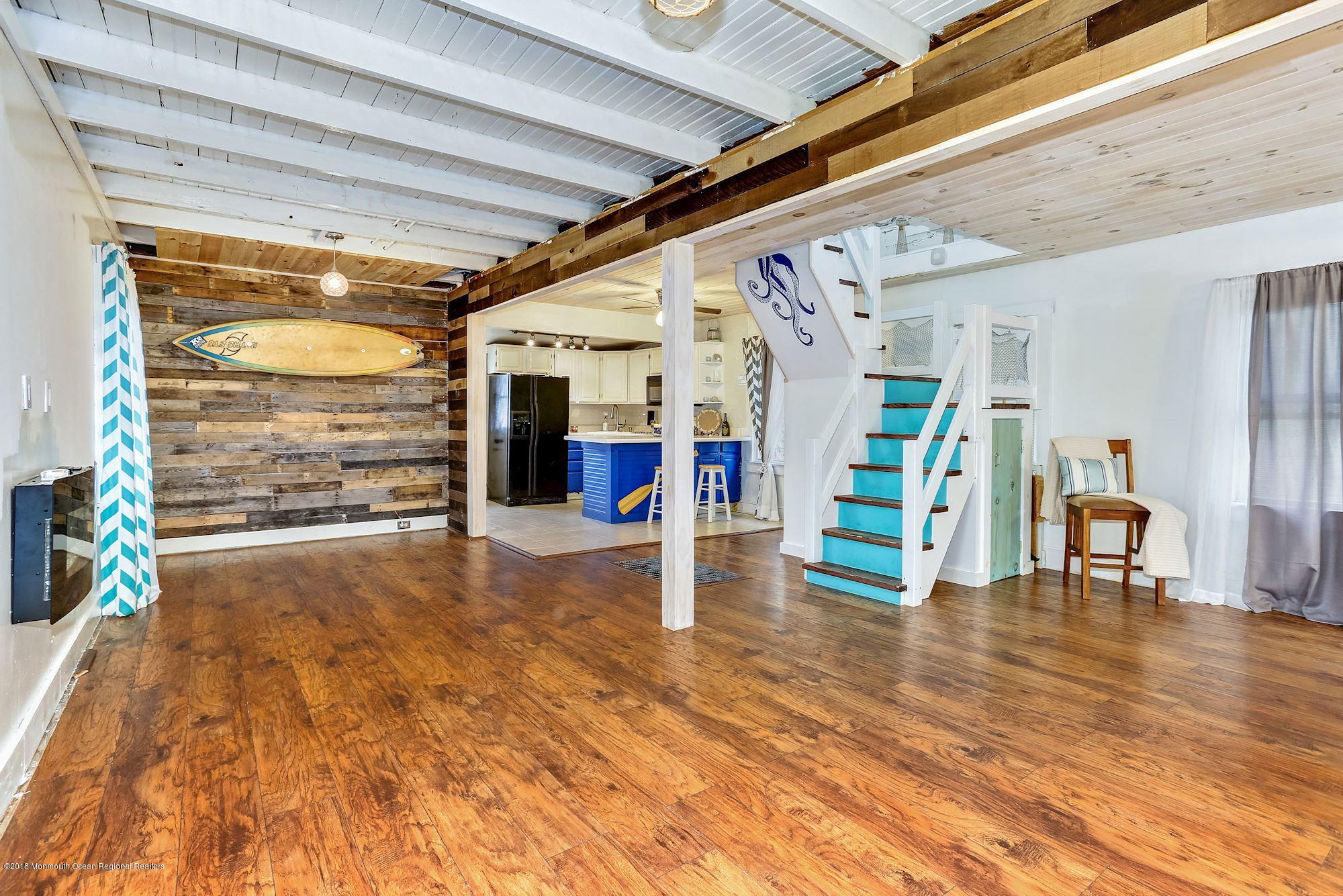 43 River Drive