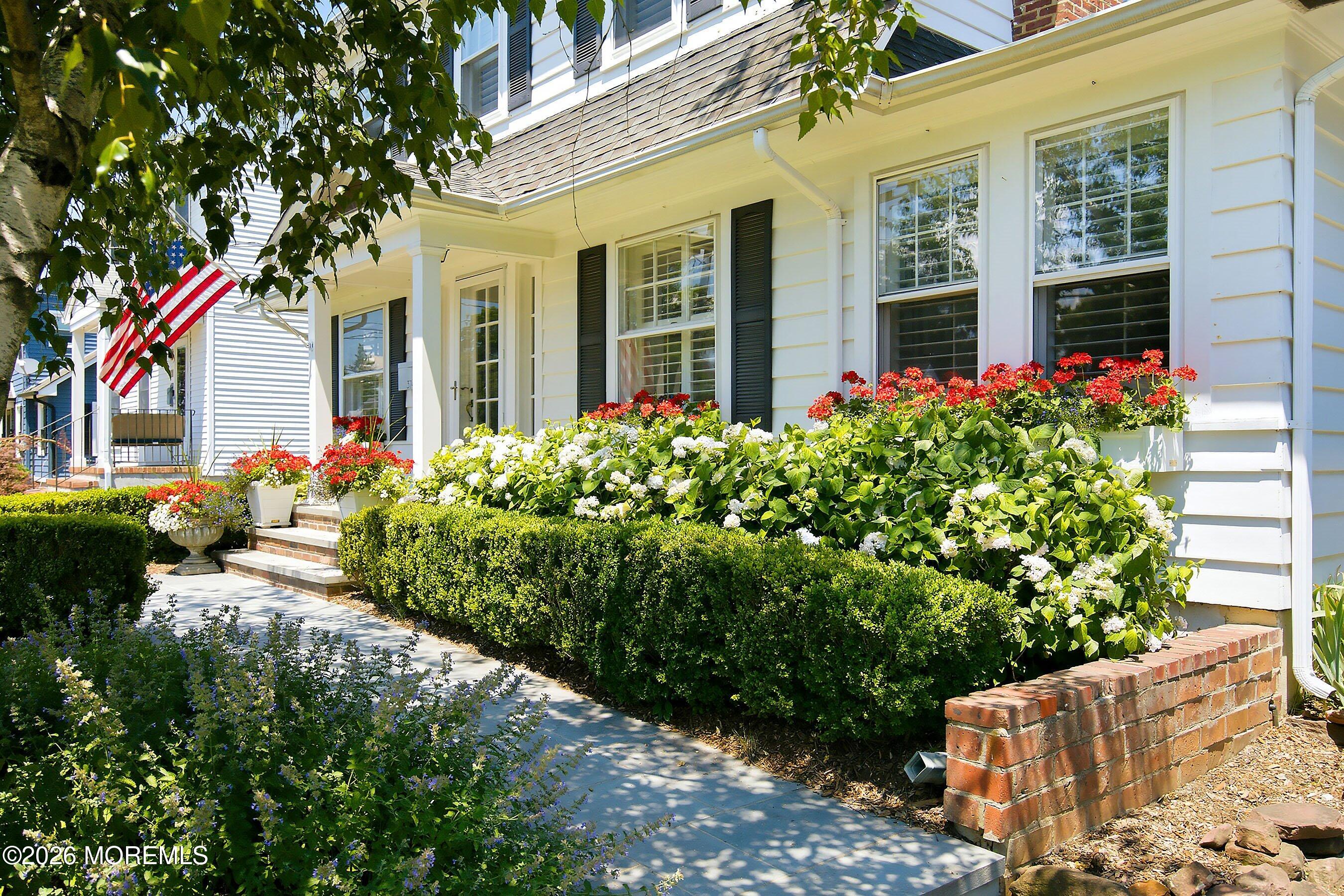 374 Conover Place