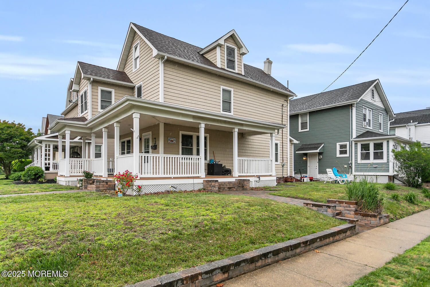 300 Lareine Avenue