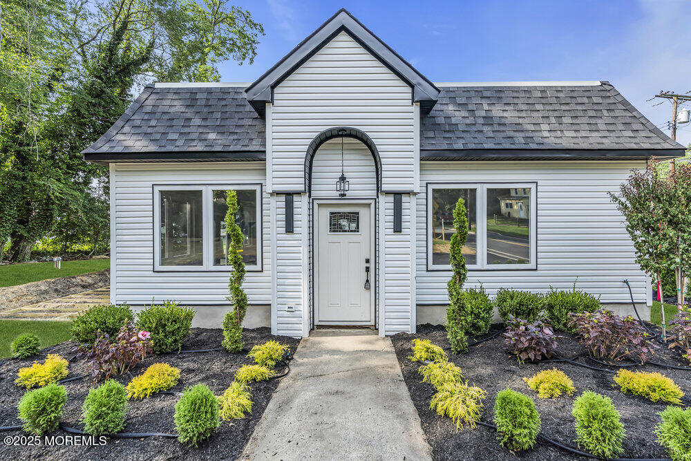 241 W Farms Road