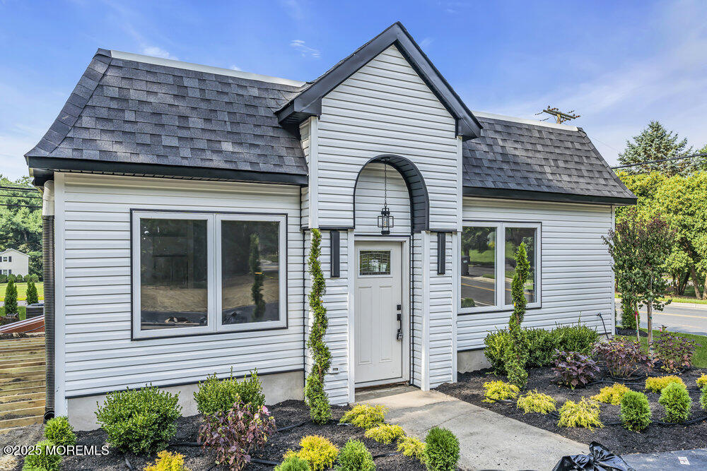 241 W Farms Road