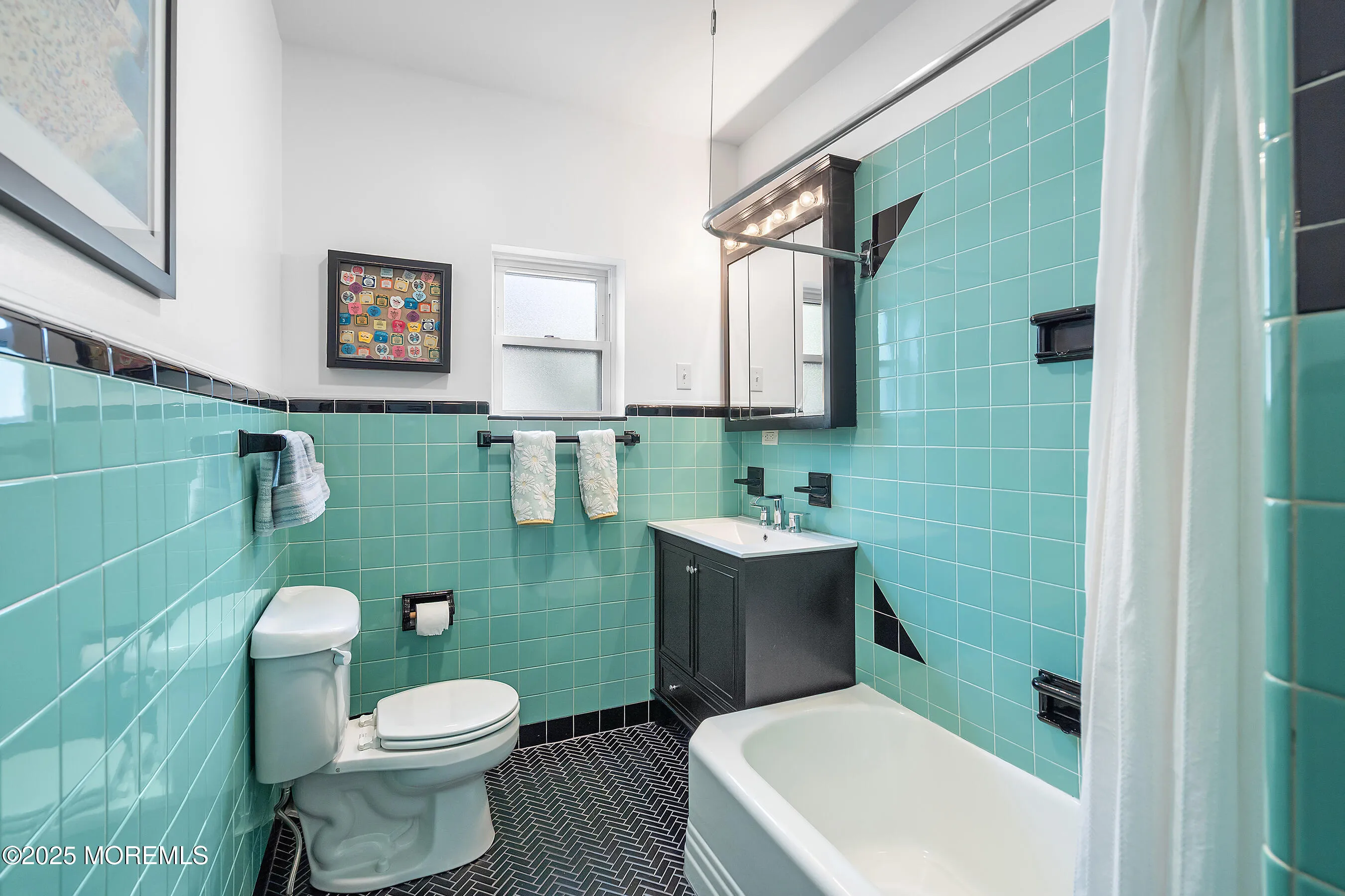 Neptune Township, New Jersey 07753, United States, 3 Bedrooms Bedrooms, ,3 BathroomsBathrooms,Residential,Active,141371