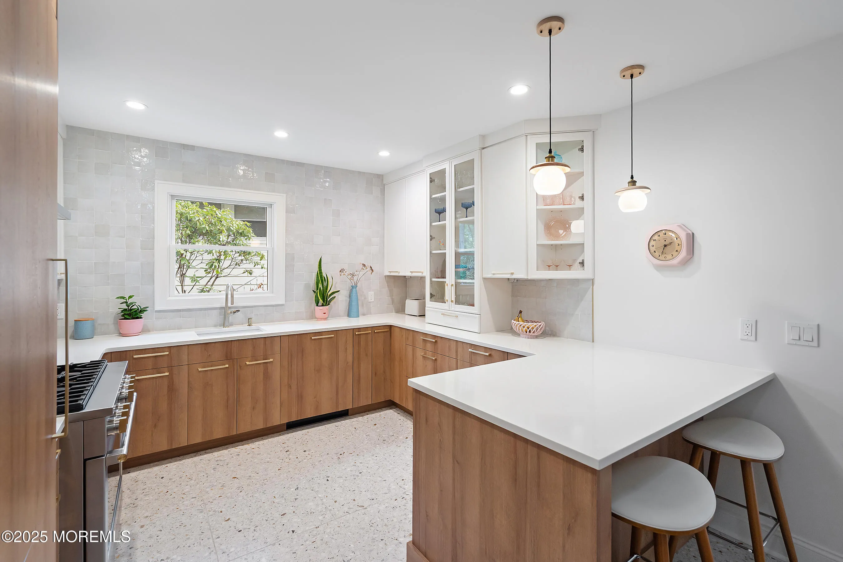 Neptune Township, New Jersey 07753, United States, 3 Bedrooms Bedrooms, ,3 BathroomsBathrooms,Residential,Active,141371