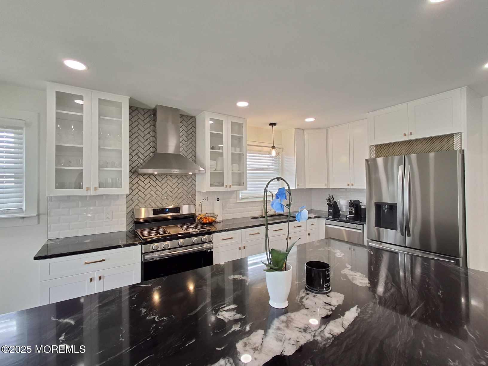 22 Macedulski Terrace, South Amboy, New Jersey image 3