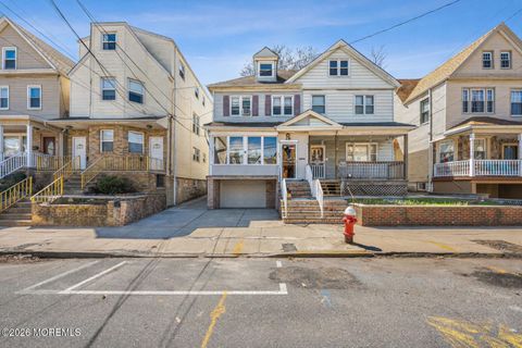 Homes For Sale - 28 Willow Street<br/> Hudson County, Bayonne, NJ 07002