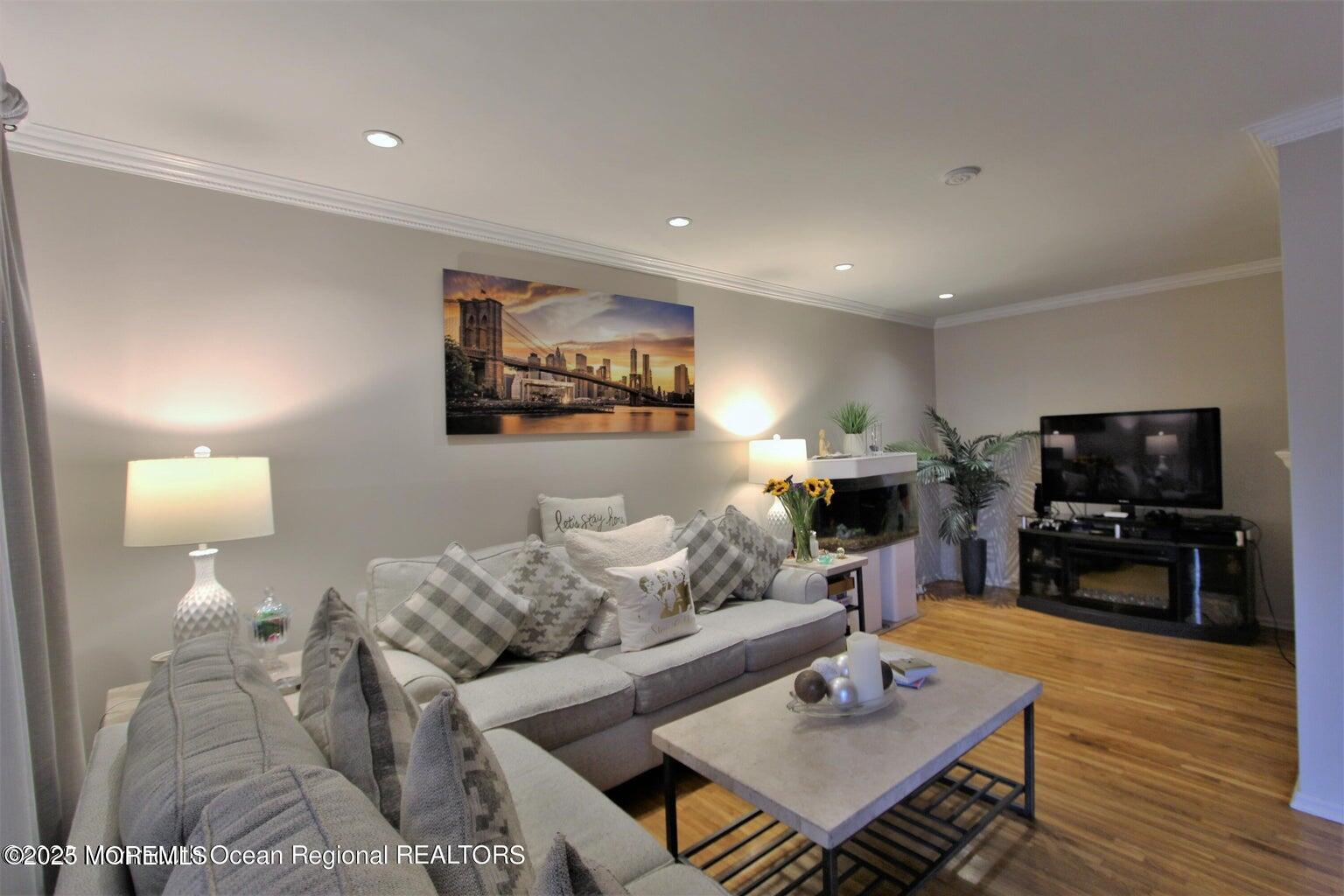 126 Village Green Way #126, Hazlet, New Jersey image 2