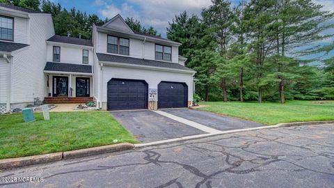 Condo For Sale - 57 Chestnut Way<br/> Manalapan, NJ 07726