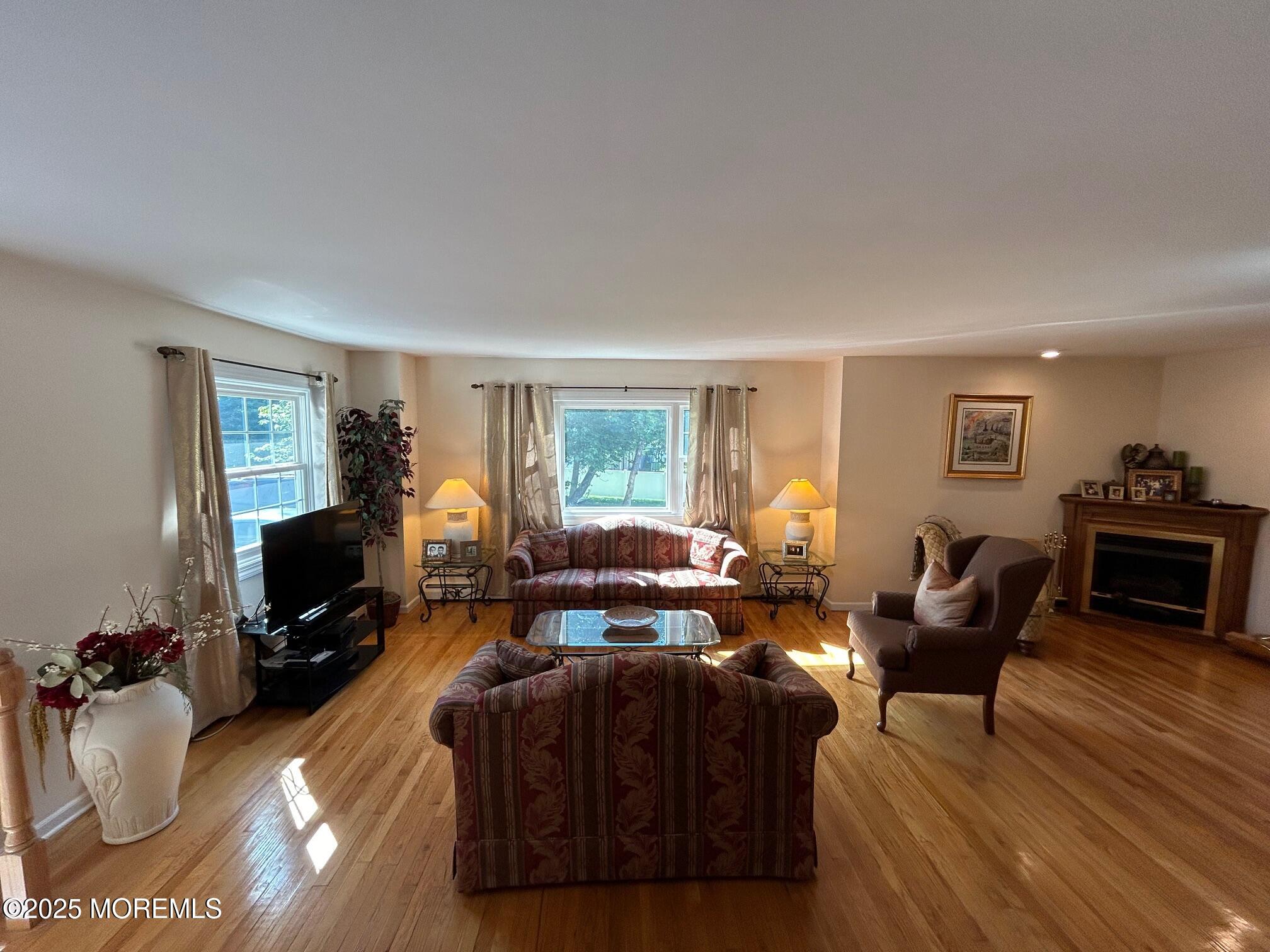 32 Merion Drive, Manalapan, New Jersey image 13