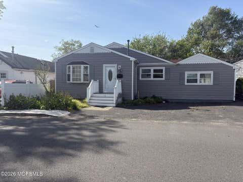 Homes For Sale - 15 Saint James Place<br/> Keansburg, NJ 07734